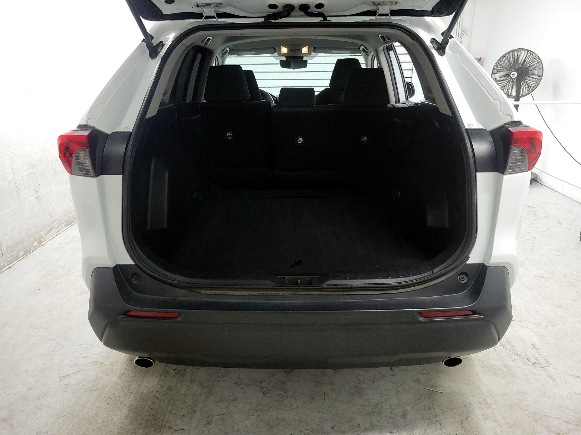 Thumbnail: 2021 Toyota RAV4 - 19
