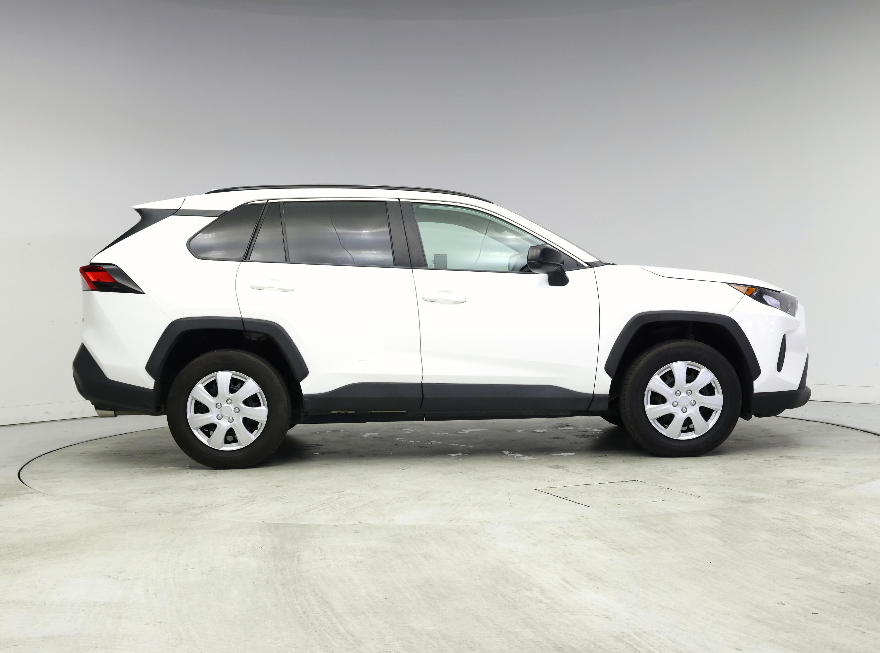 Thumbnail: 2021 Toyota RAV4 - 7