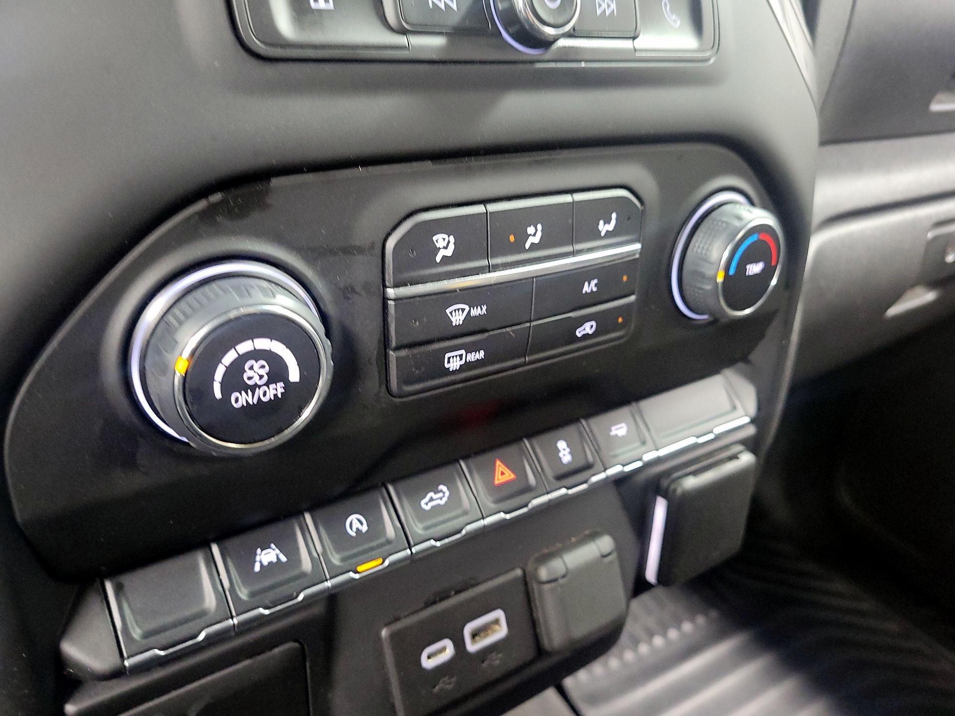 Thumbnail: 2022 Chevrolet Silverado 1500 - 16