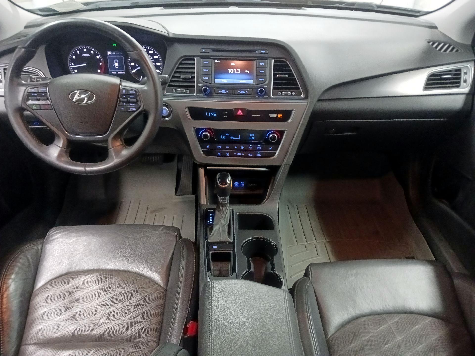 Thumbnail: 2015 Hyundai Sonata - 9