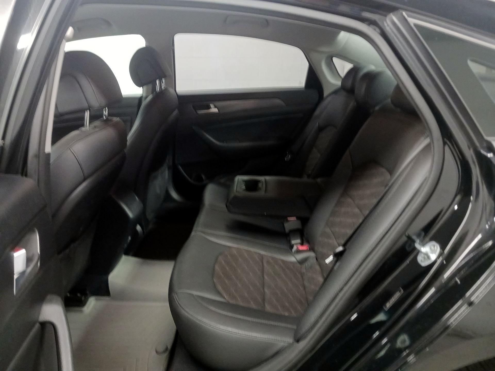 Thumbnail: 2015 Hyundai Sonata - 16