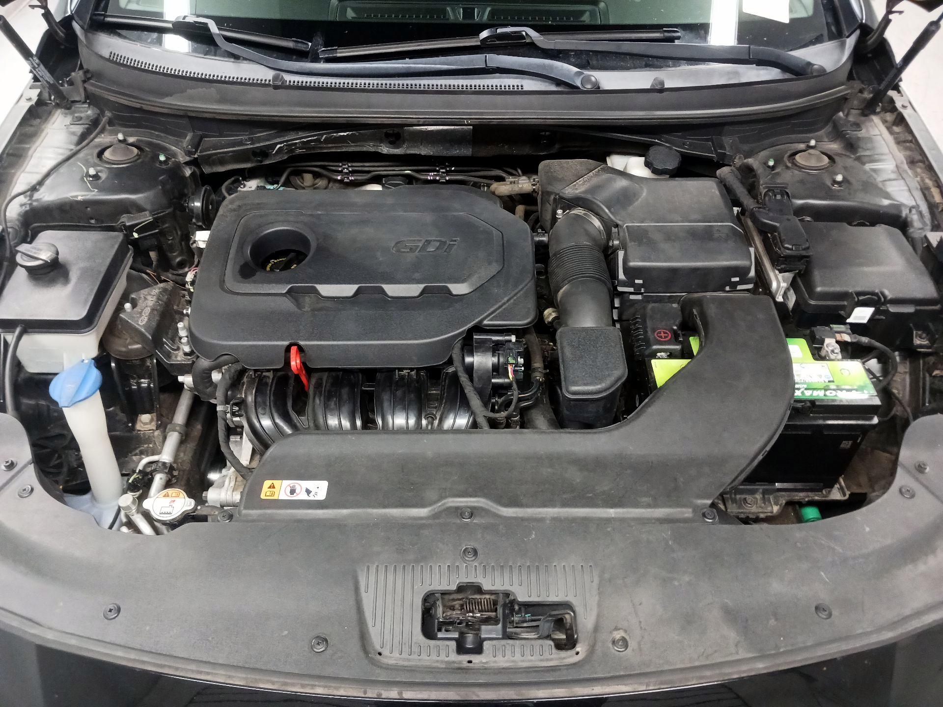 Thumbnail: 2015 Hyundai Sonata - 18