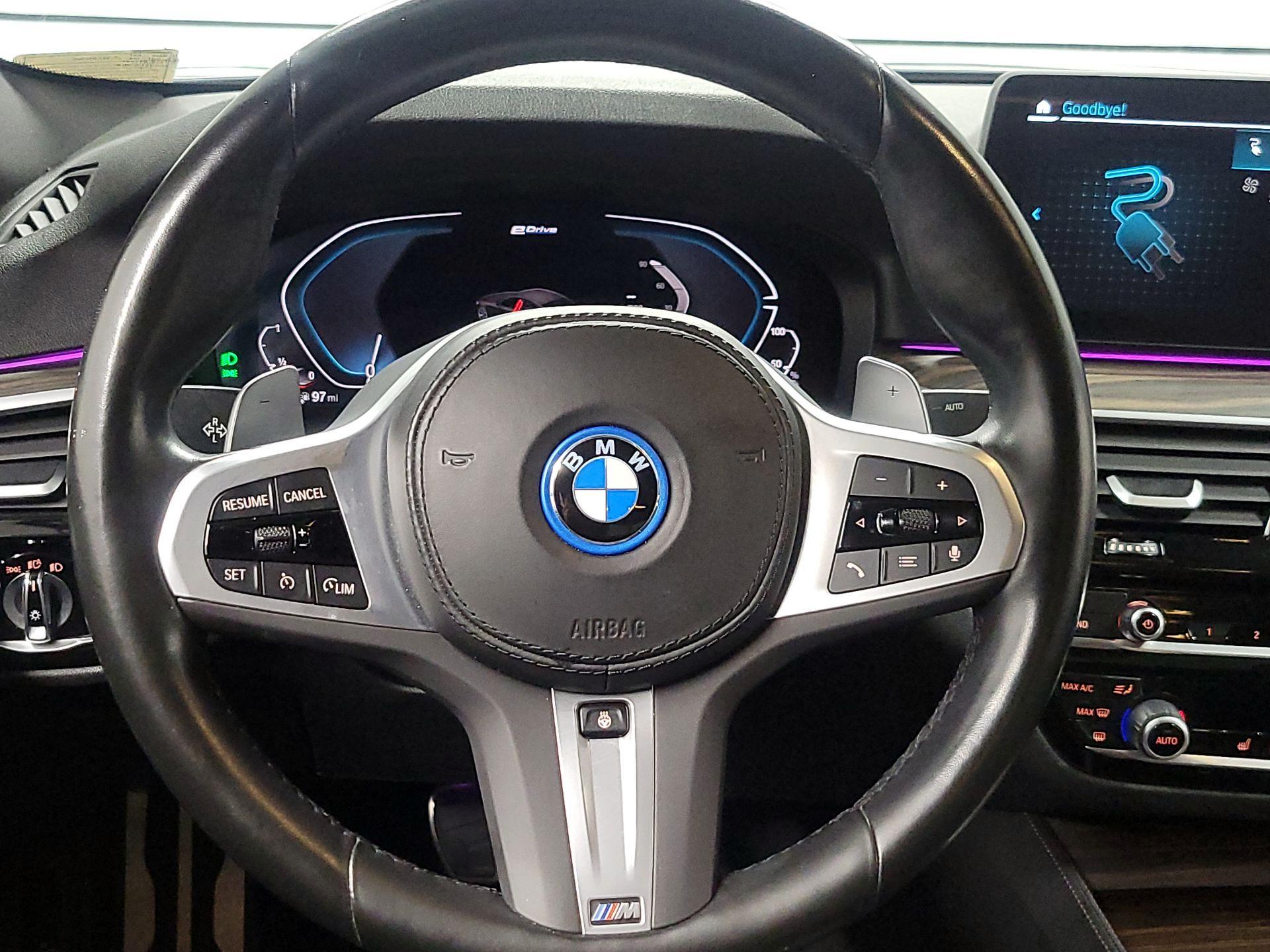 Thumbnail: 2023 BMW 5 Series - 10