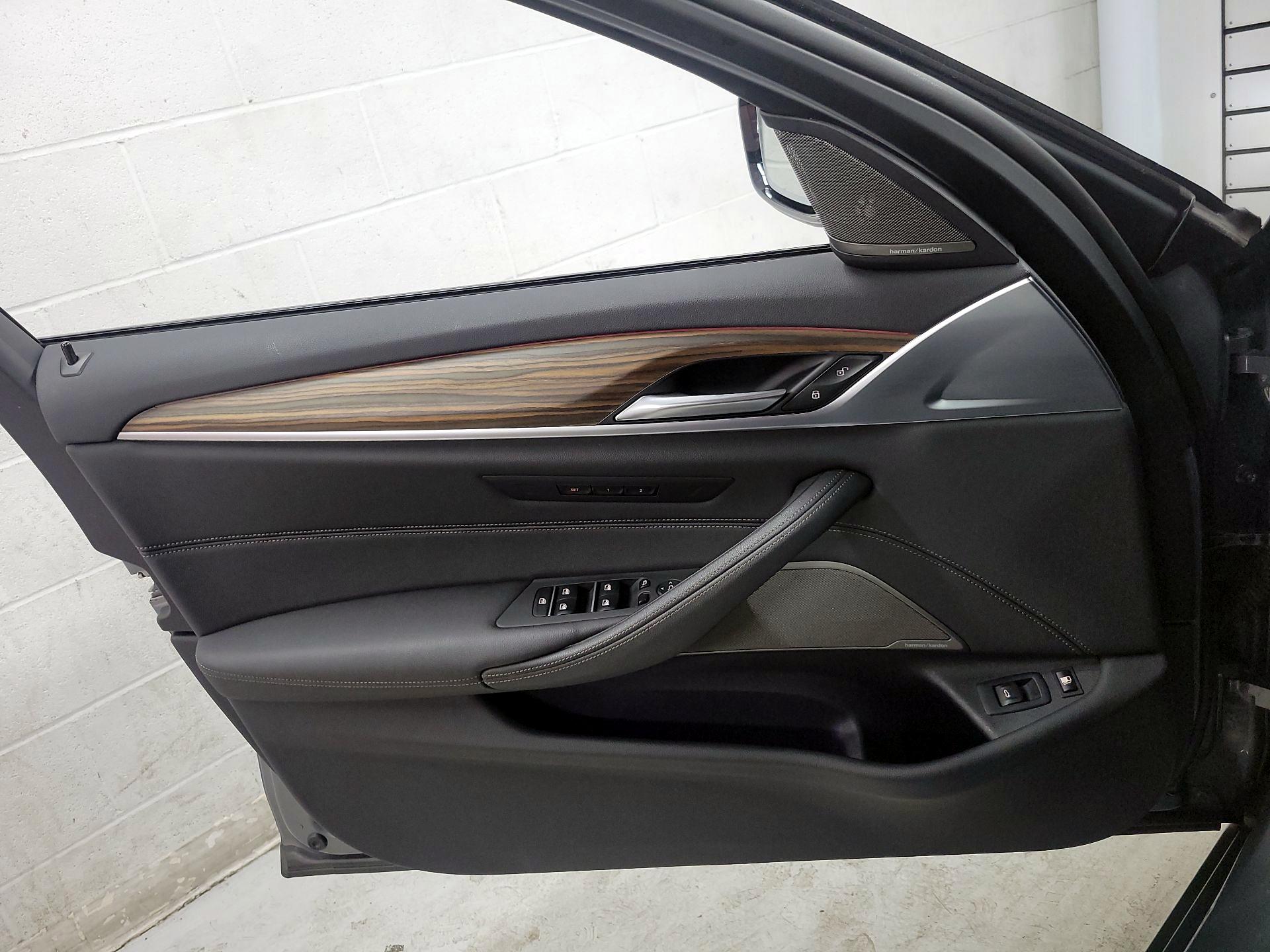 Thumbnail: 2023 BMW 5 Series - 12