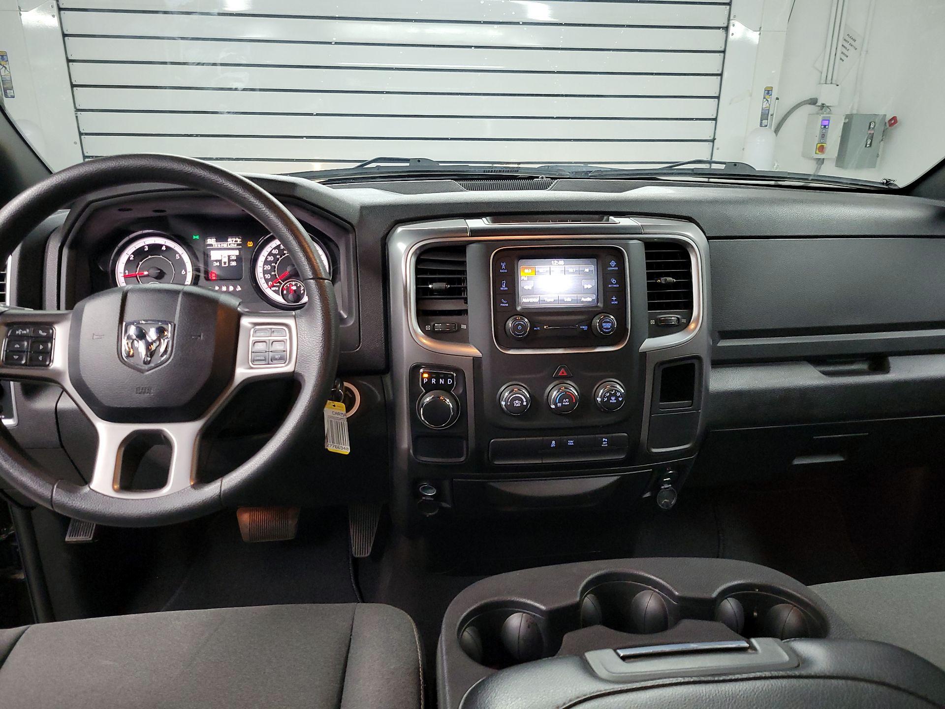 Thumbnail: 2021 RAM 1500 Classic - 9