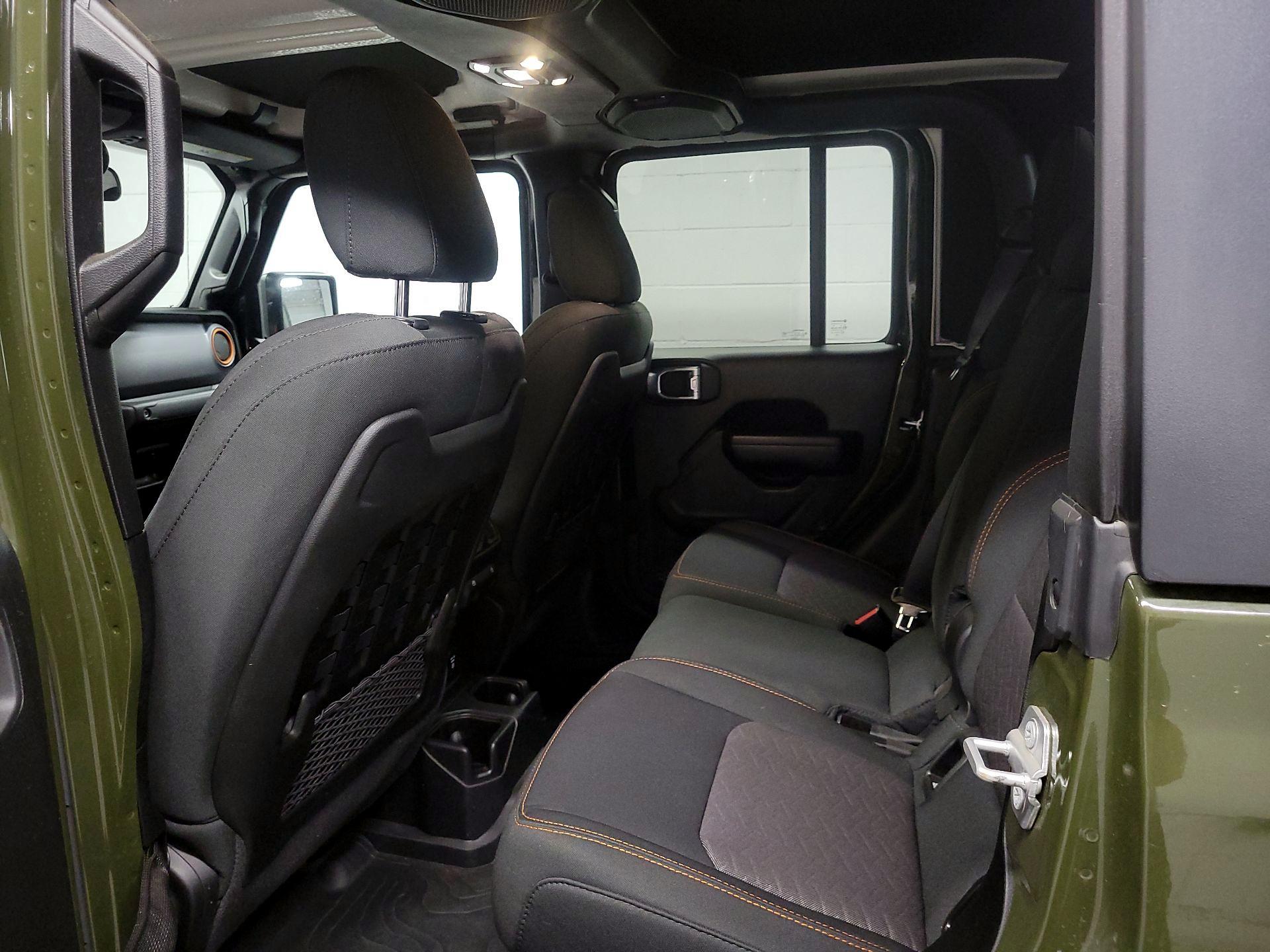 Thumbnail: 2021 Jeep Gladiator - 18