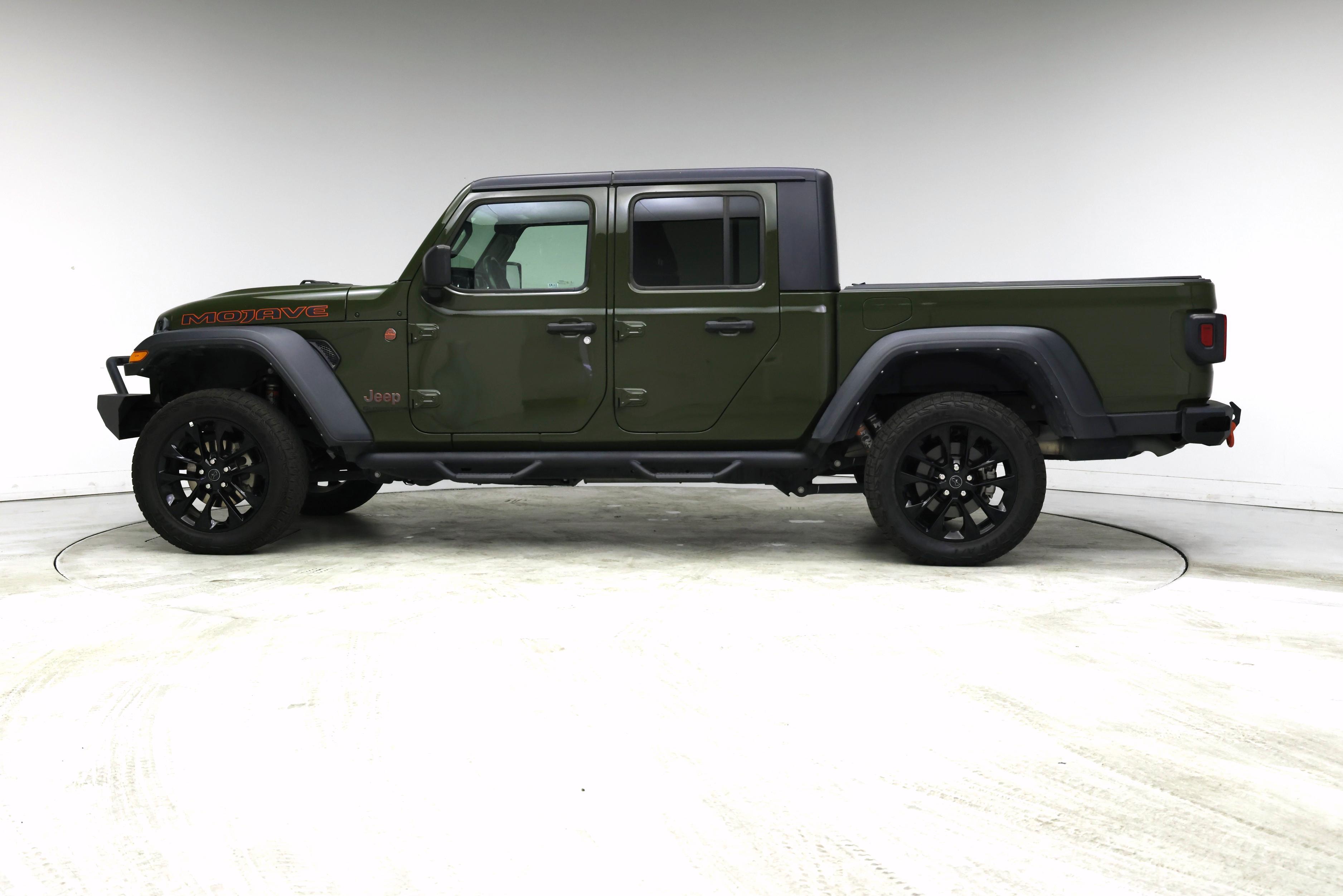 Thumbnail: 2021 Jeep Gladiator - 3