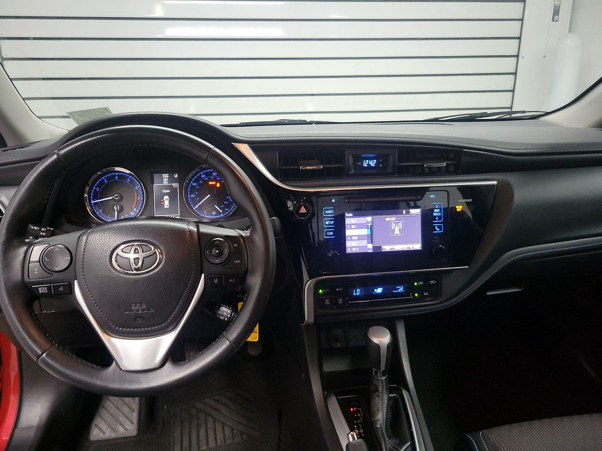 Thumbnail: 2017 Toyota Corolla - 9