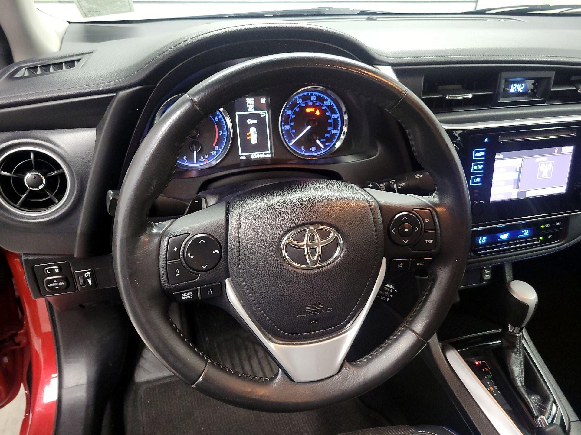Thumbnail: 2017 Toyota Corolla - 10