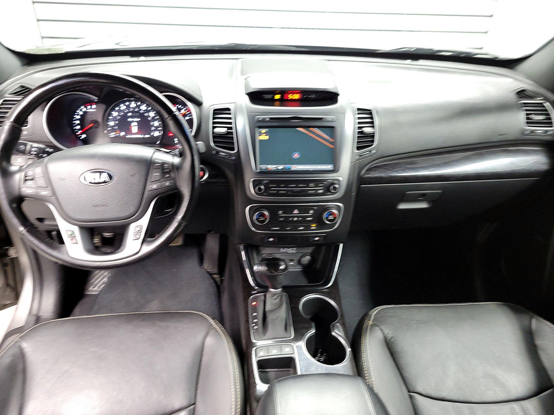 Thumbnail: 2014 Kia Sorento - 9