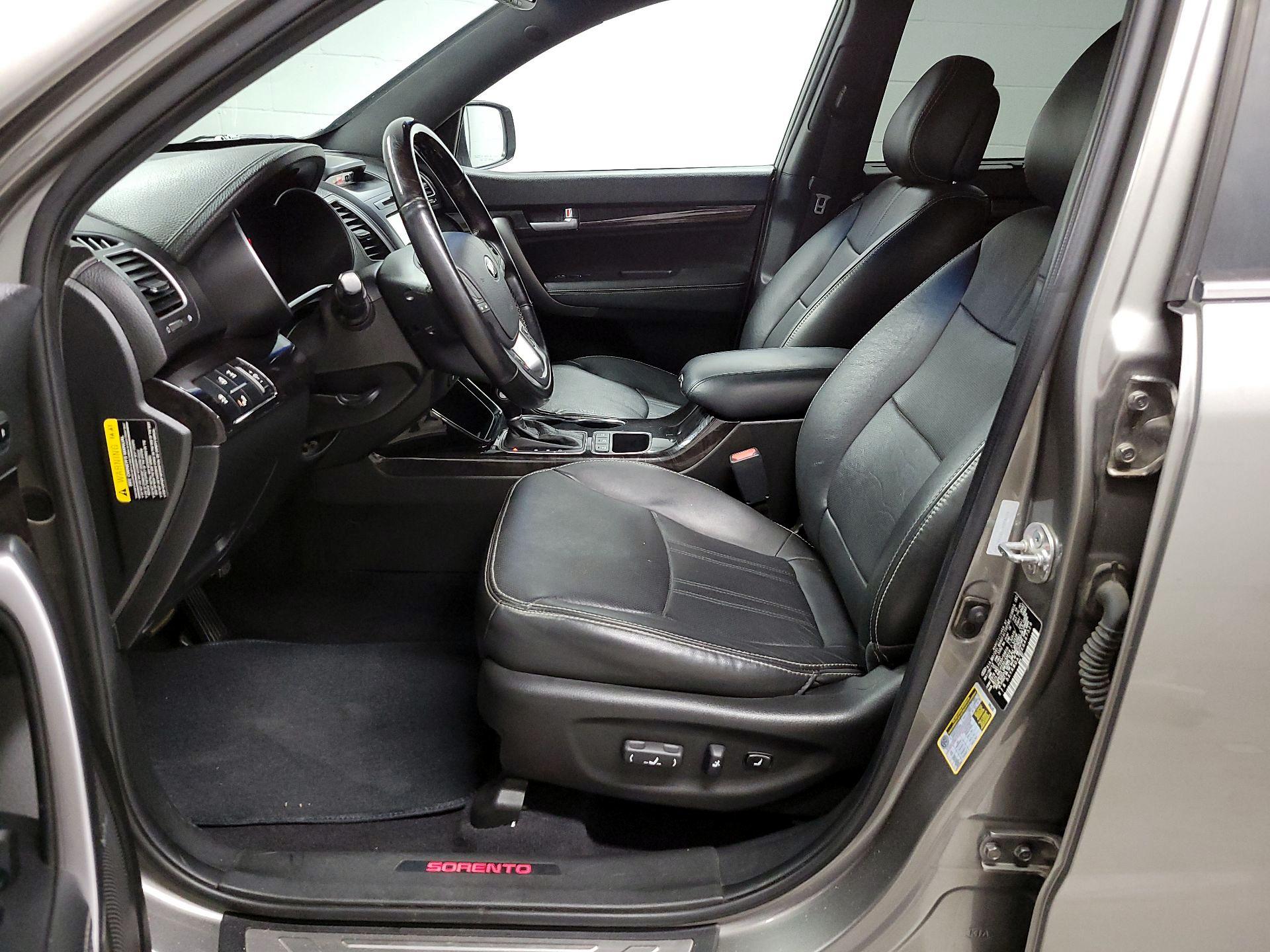 Thumbnail: 2014 Kia Sorento - 11