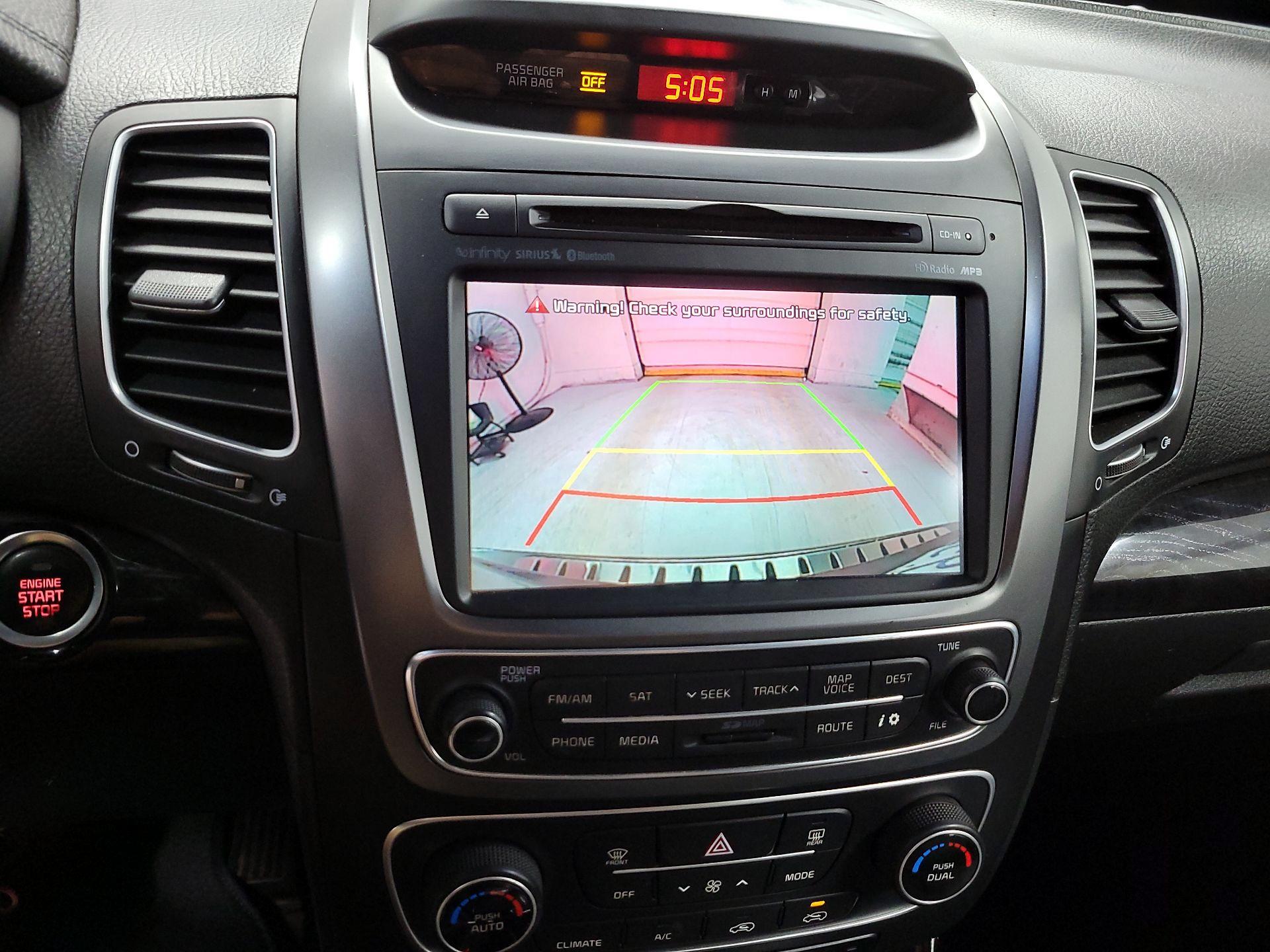 Thumbnail: 2014 Kia Sorento - 15