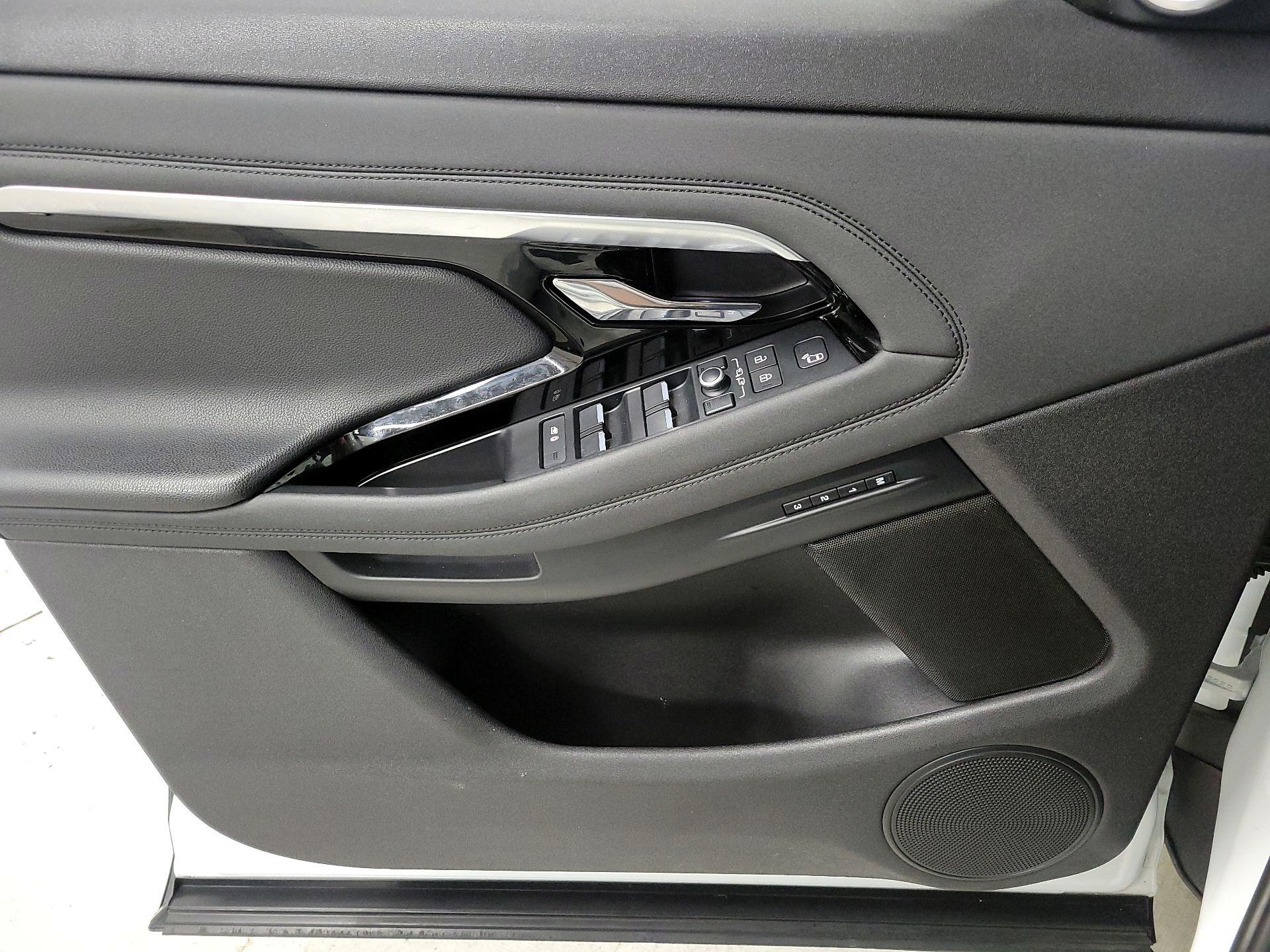 Thumbnail: 2022 Land Rover Range Rover Evoque - 12