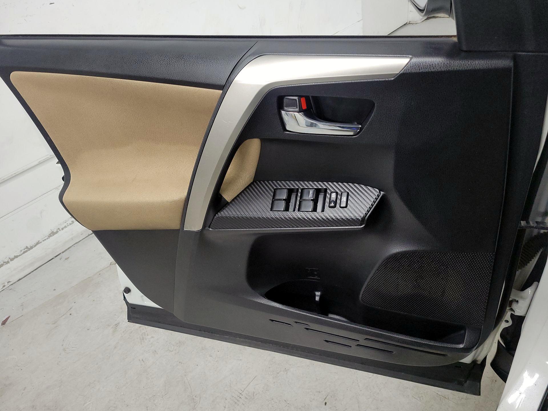 Thumbnail: 2014 Toyota RAV4 - 12