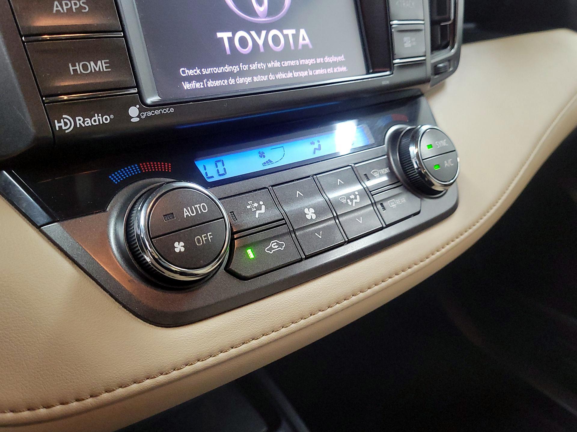 Thumbnail: 2014 Toyota RAV4 - 16