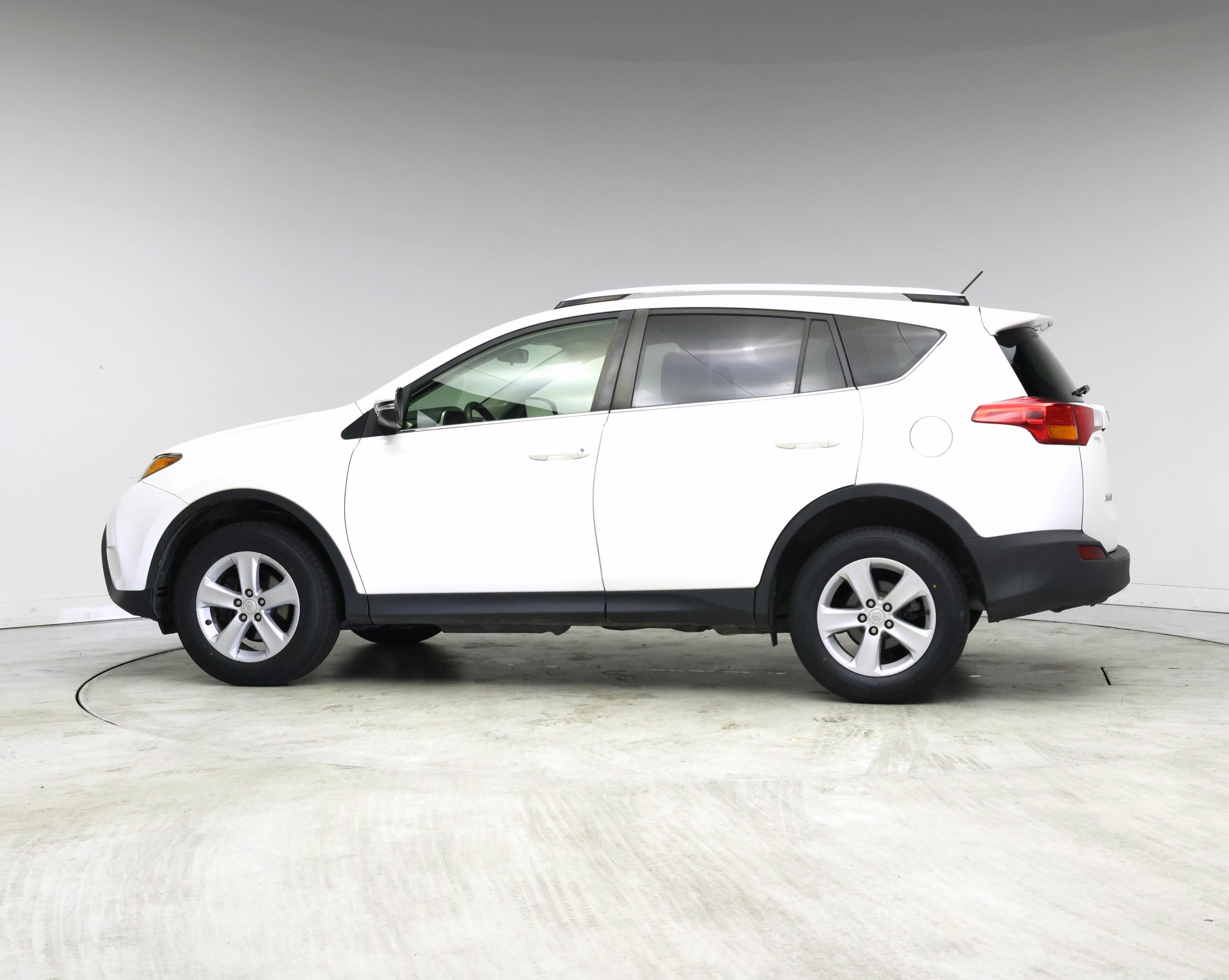 Thumbnail: 2014 Toyota RAV4 - 3