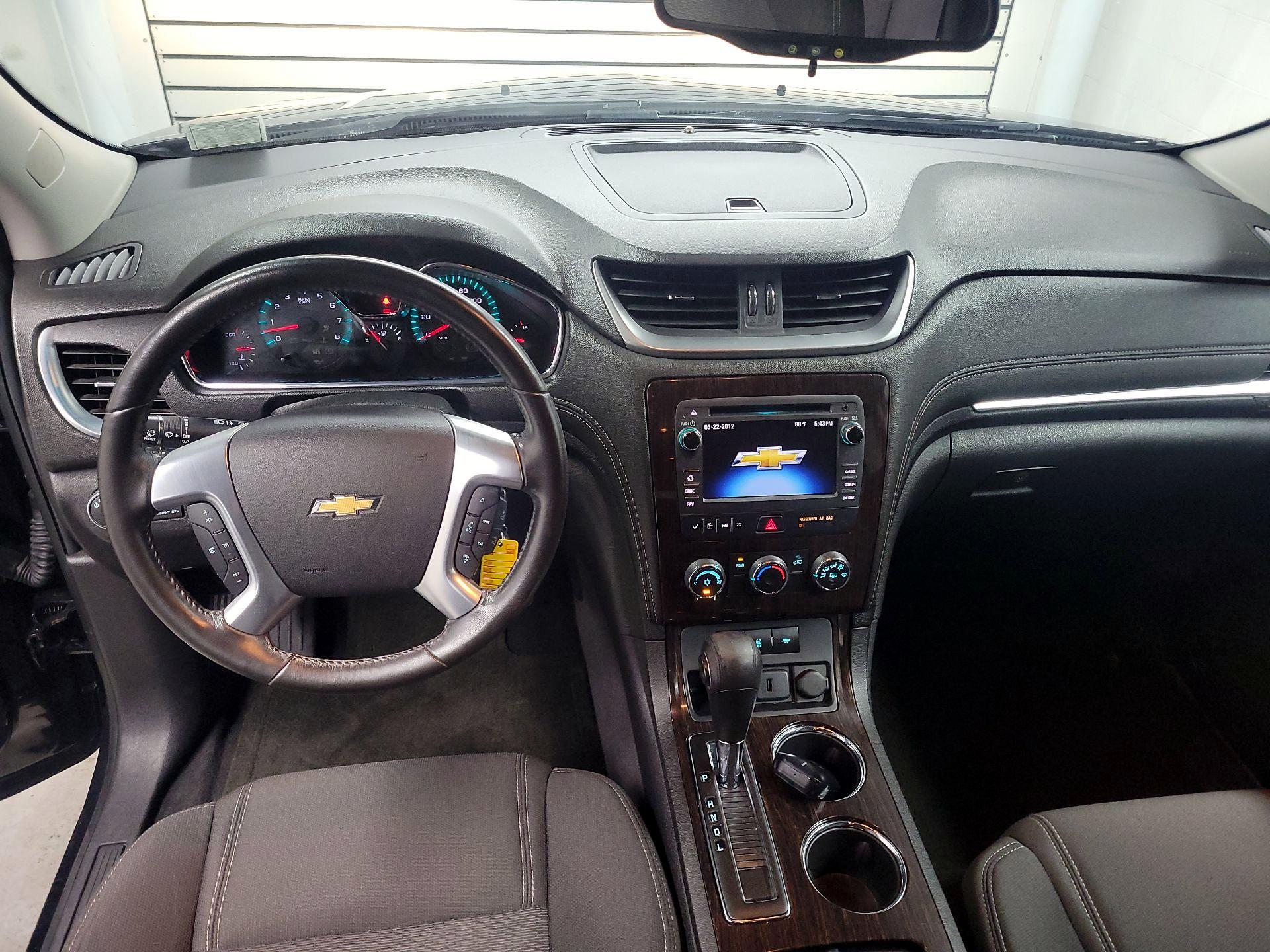 Thumbnail: 2015 Chevrolet Traverse - 9