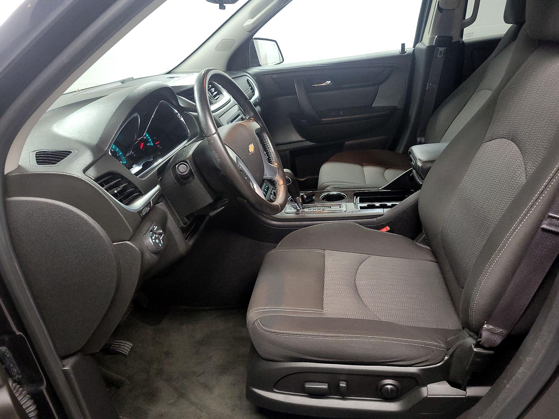 Thumbnail: 2015 Chevrolet Traverse - 11