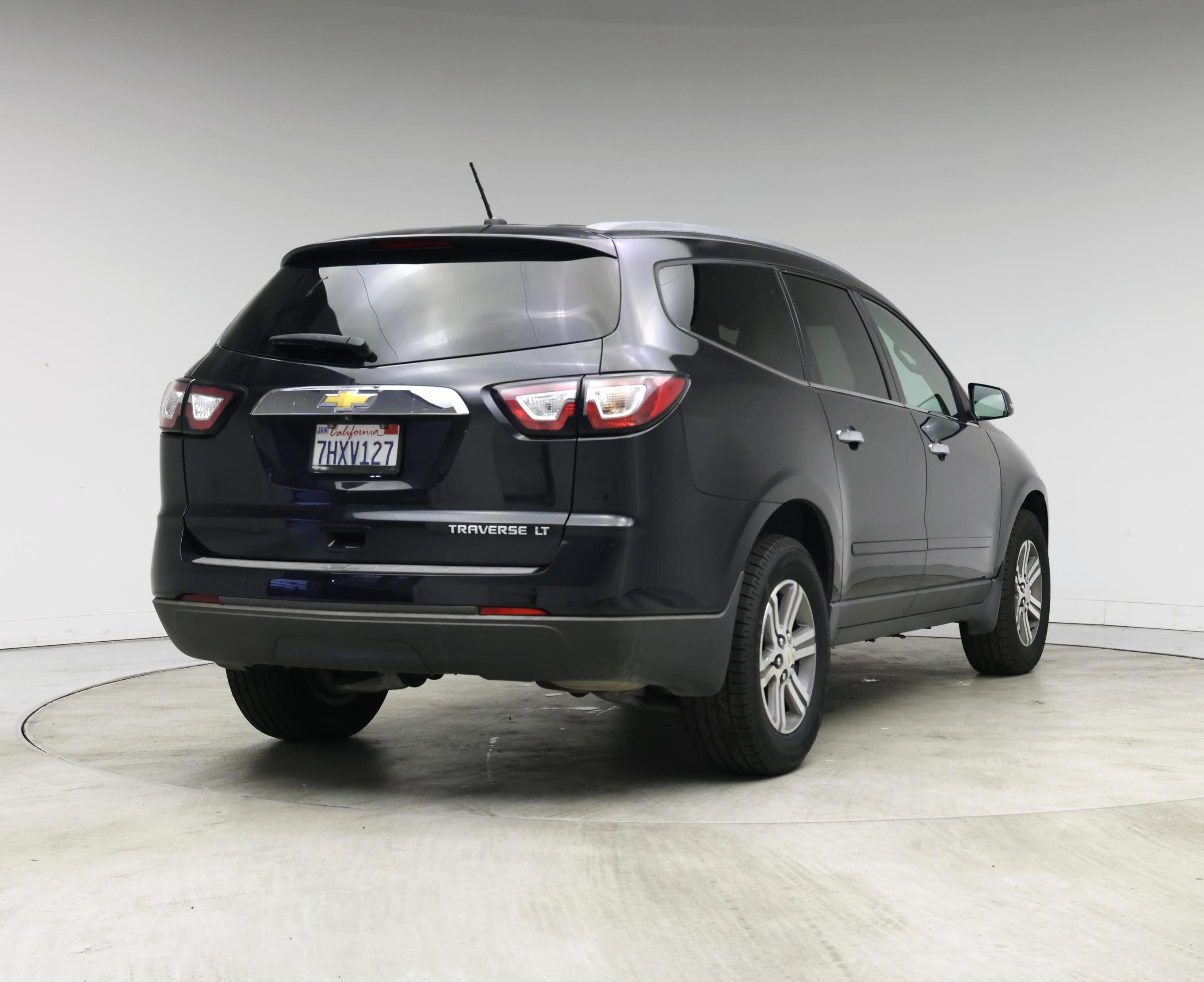 Thumbnail: 2015 Chevrolet Traverse - 8