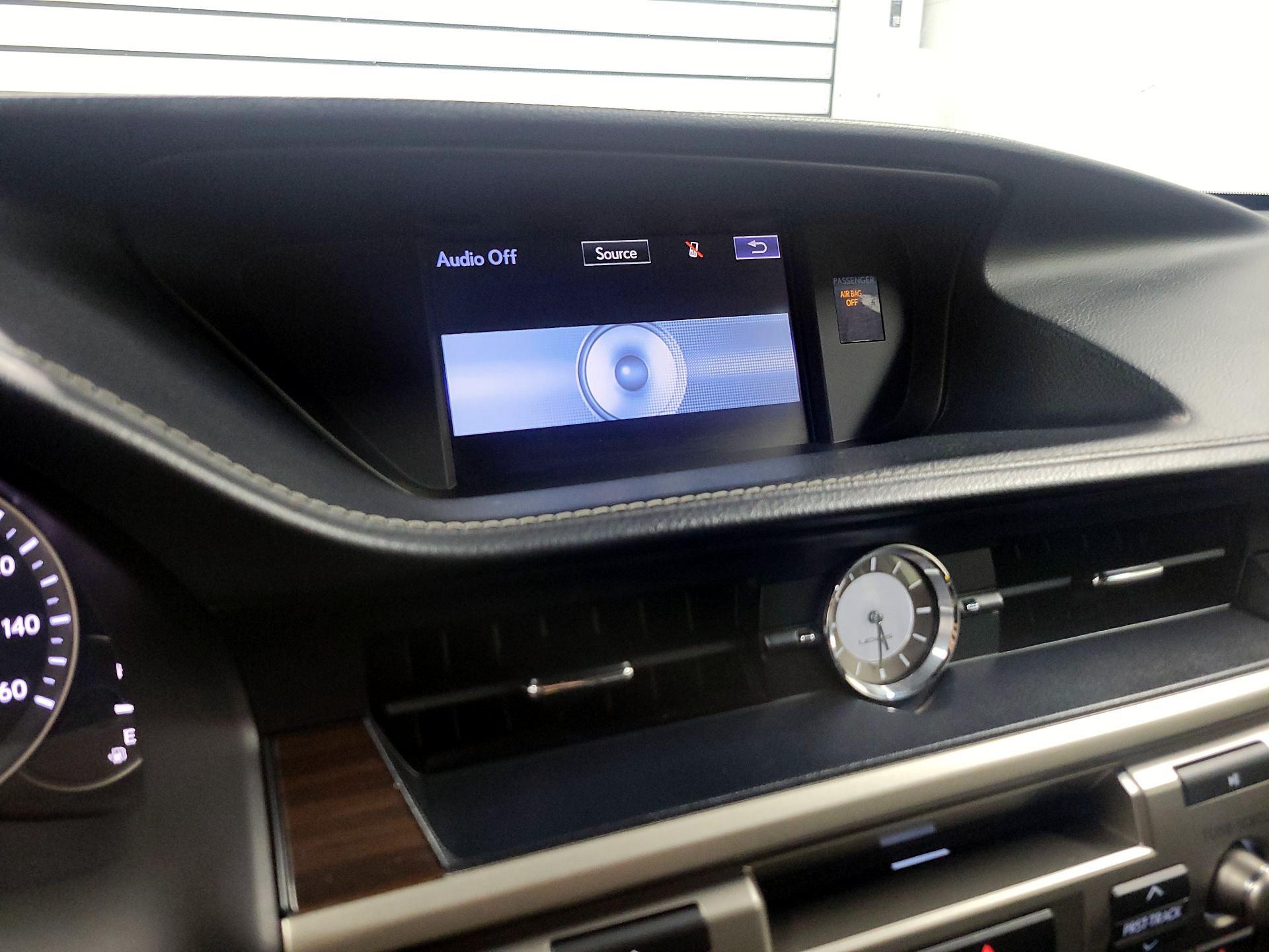 Thumbnail: 2016 Lexus ES - 15