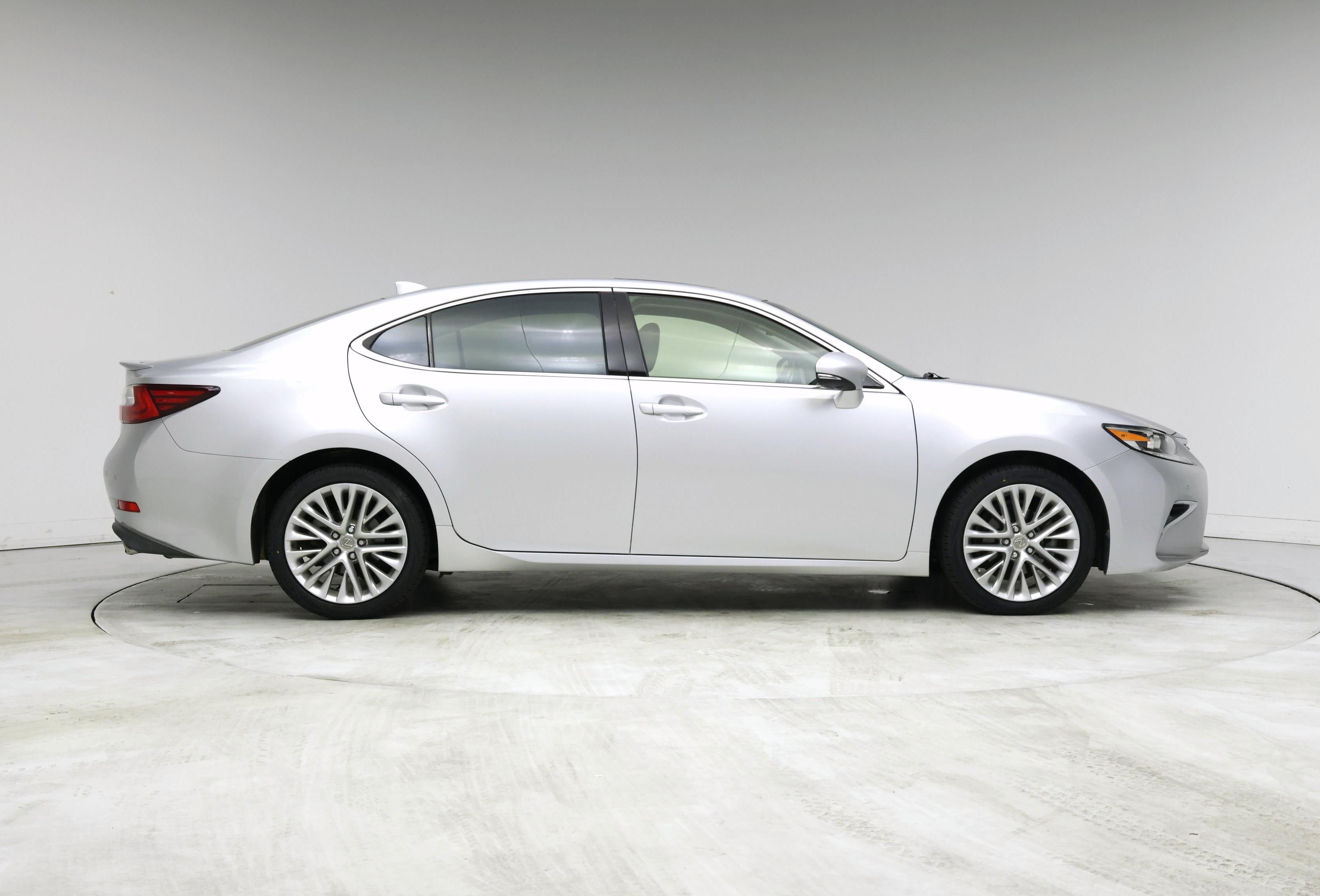 Thumbnail: 2016 Lexus ES - 7