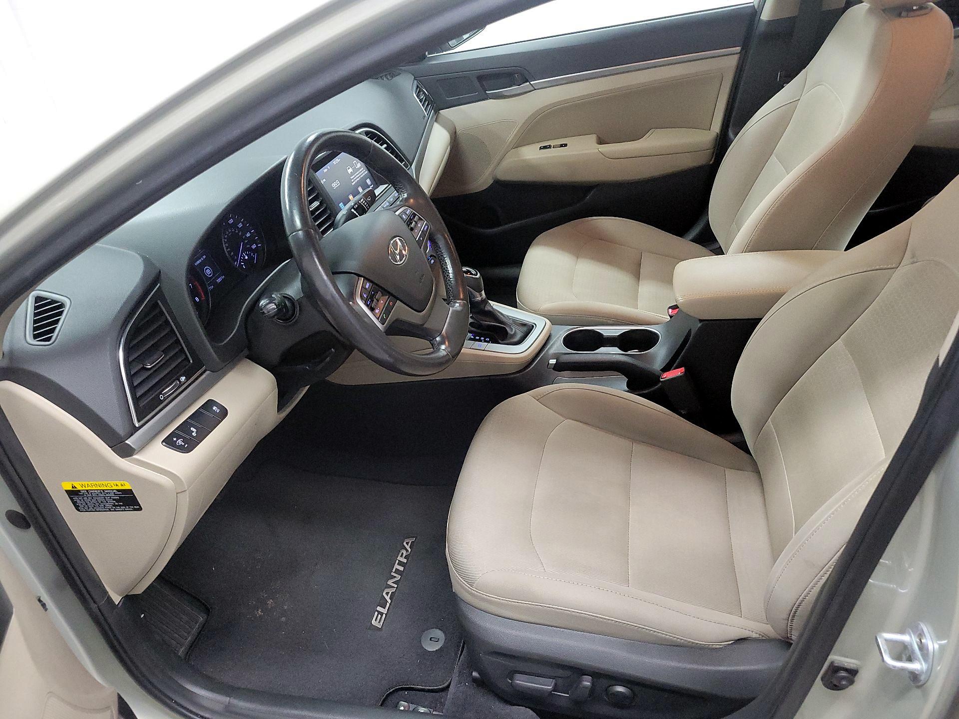 Thumbnail: 2017 Hyundai Elantra - 11