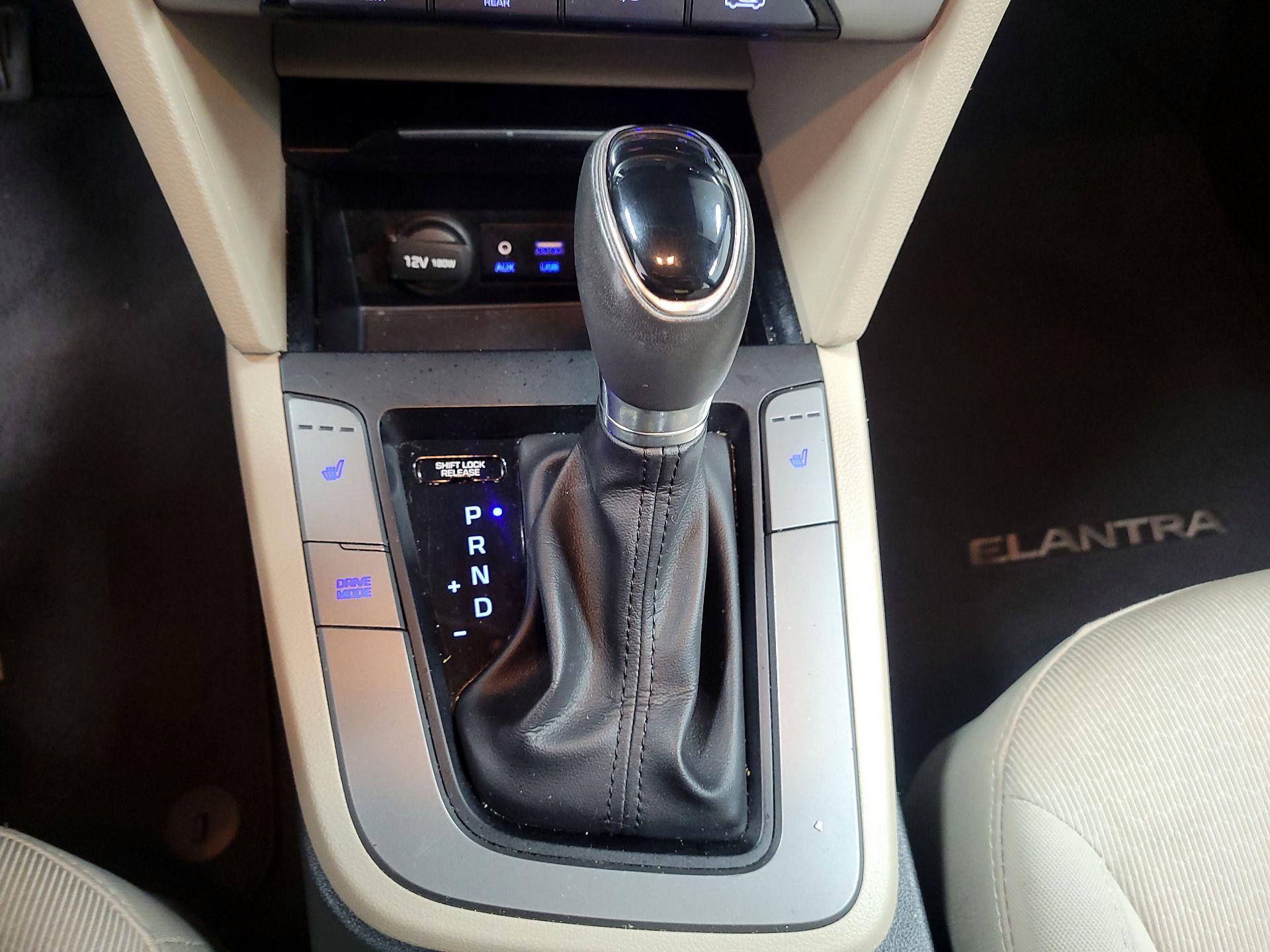 Thumbnail: 2017 Hyundai Elantra - 17