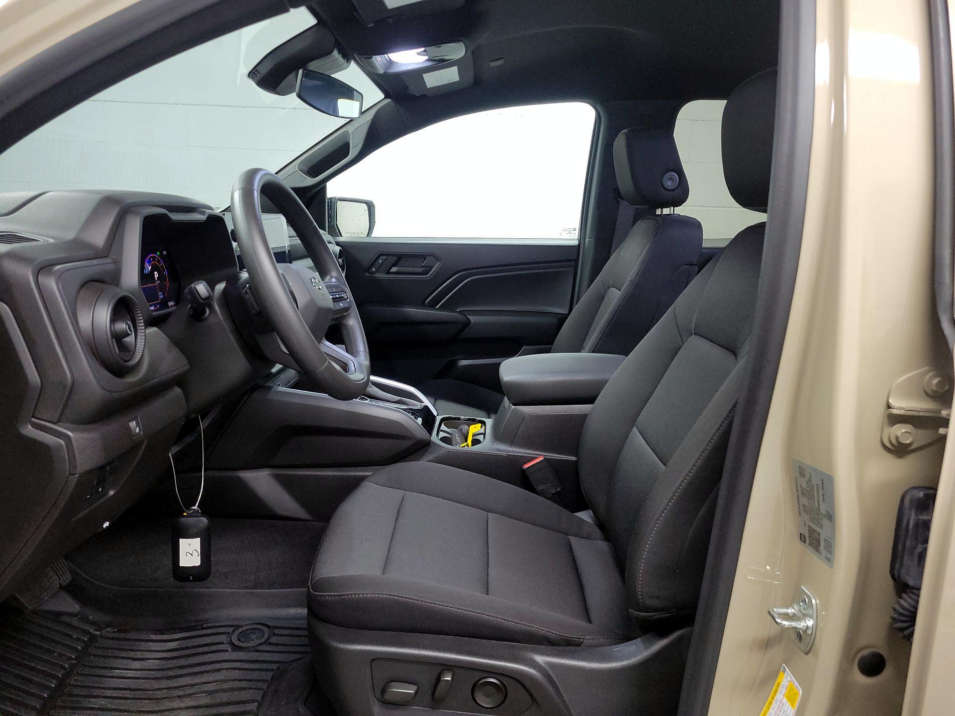 Thumbnail: 2024 Chevrolet Colorado - 11