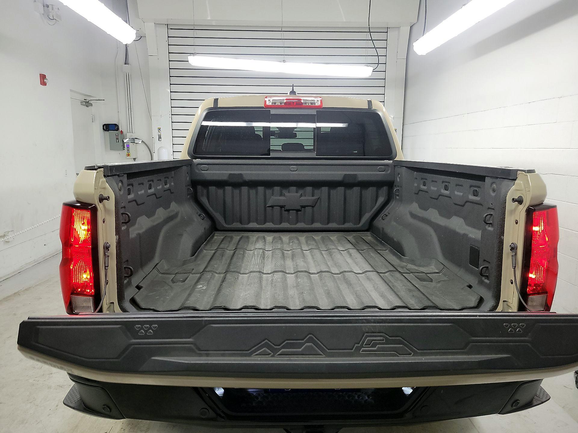 Thumbnail: 2024 Chevrolet Colorado - 18
