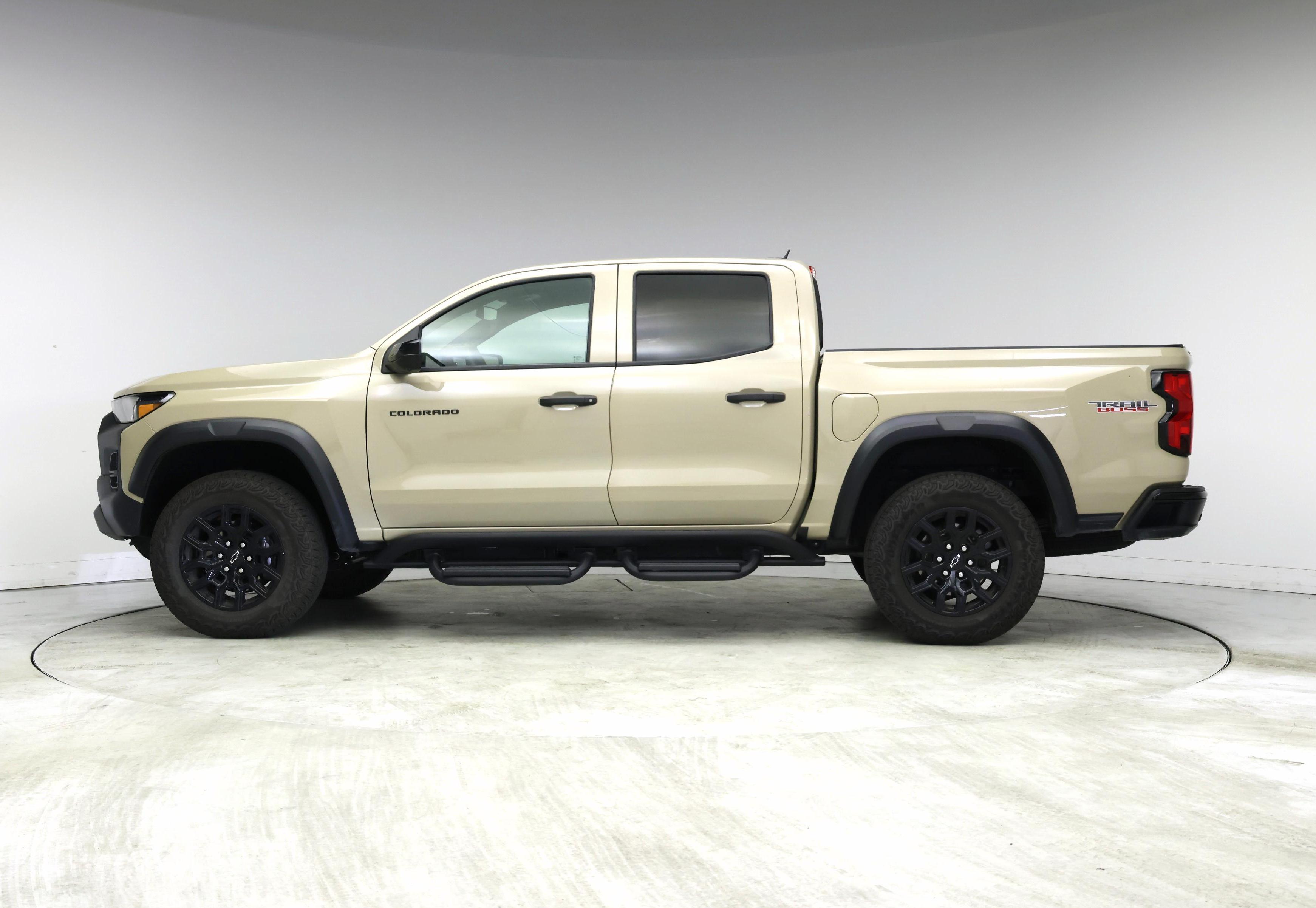 Thumbnail: 2024 Chevrolet Colorado - 3