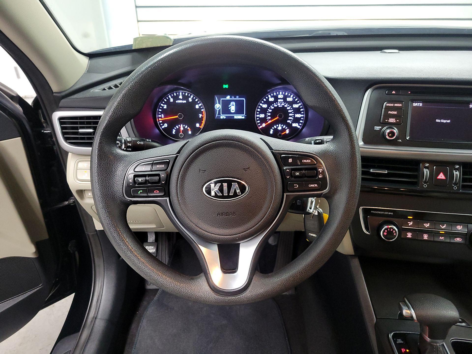 Thumbnail: 2016 Kia Optima - 10