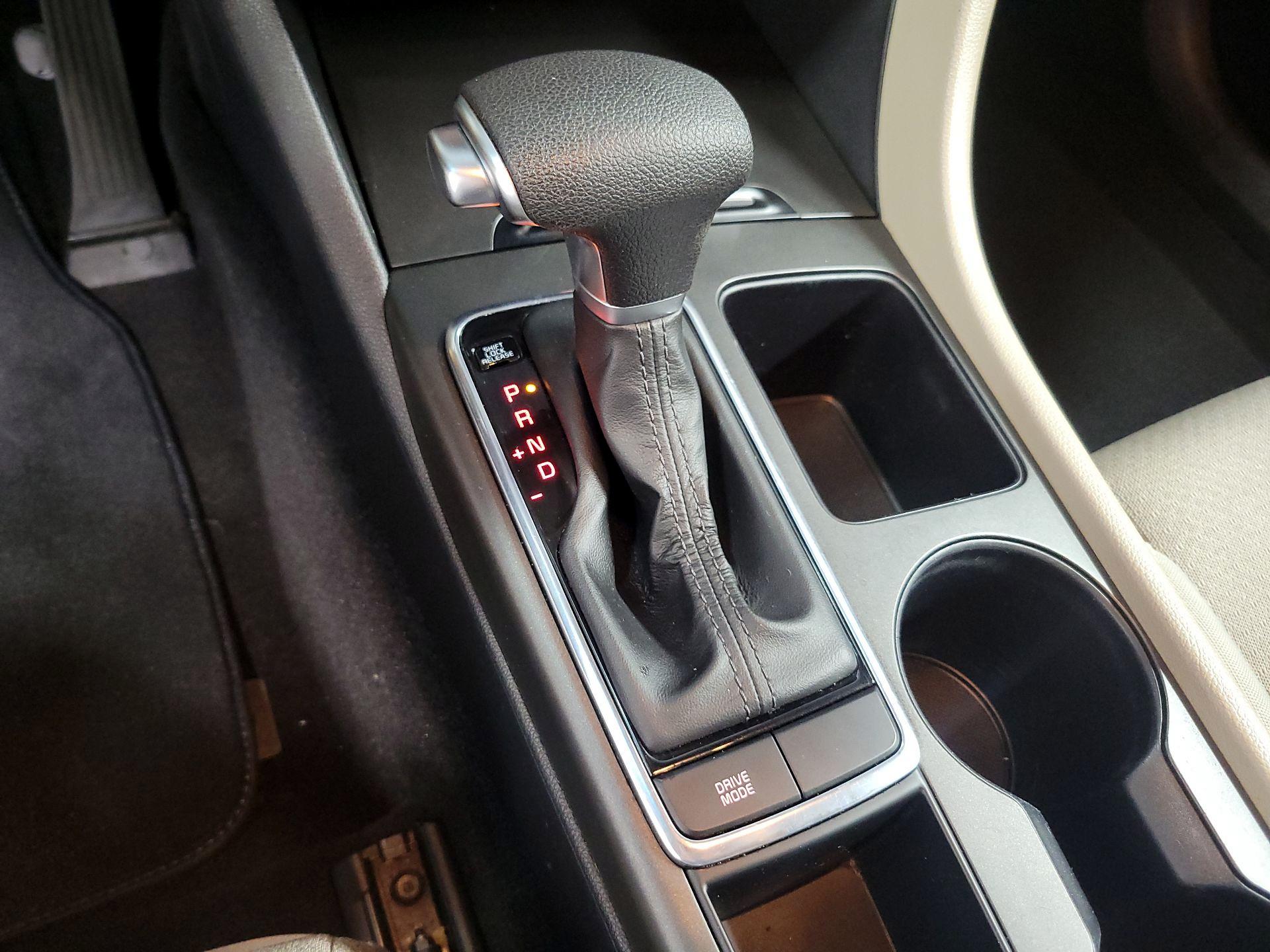 Thumbnail: 2016 Kia Optima - 17