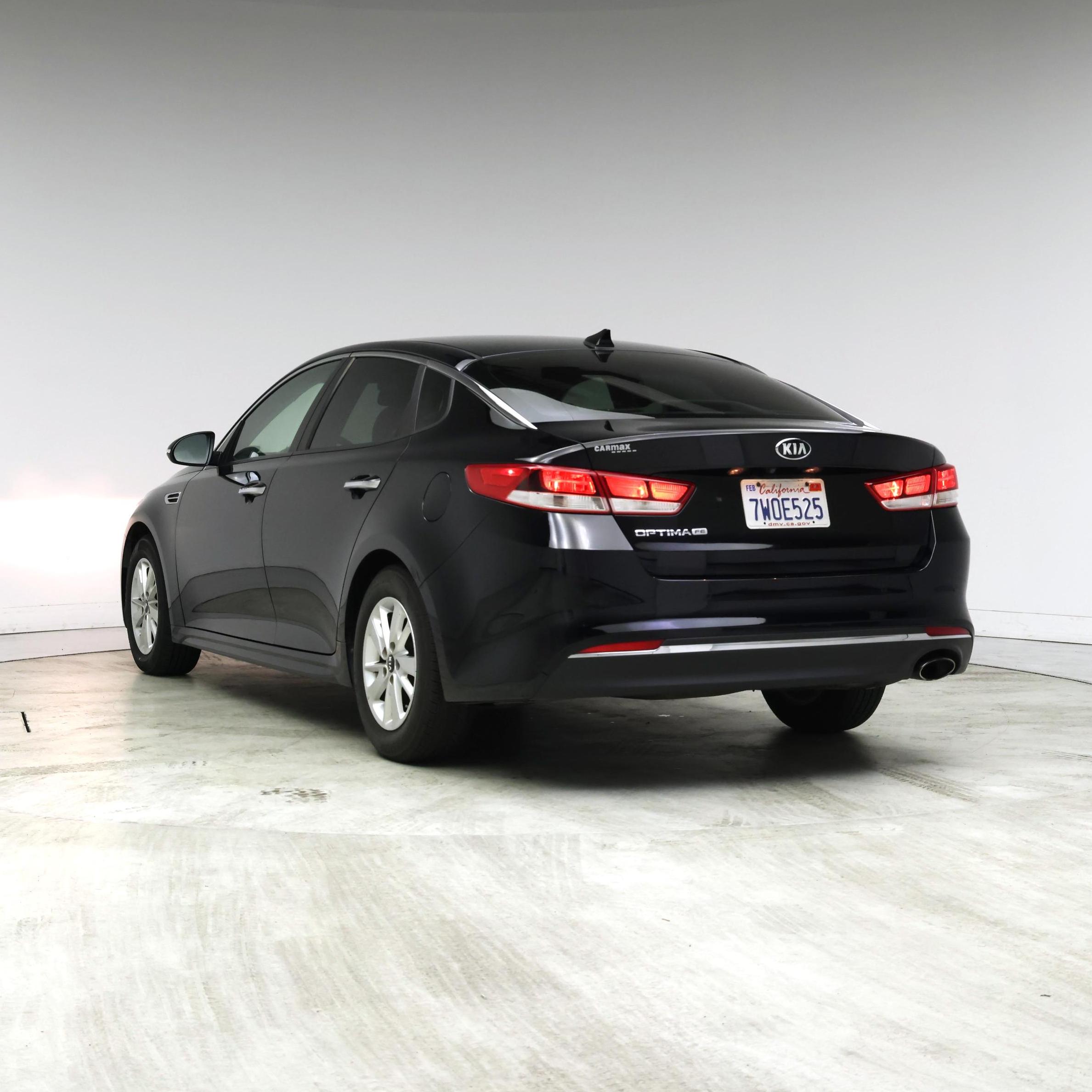 Thumbnail: 2016 Kia Optima - 2