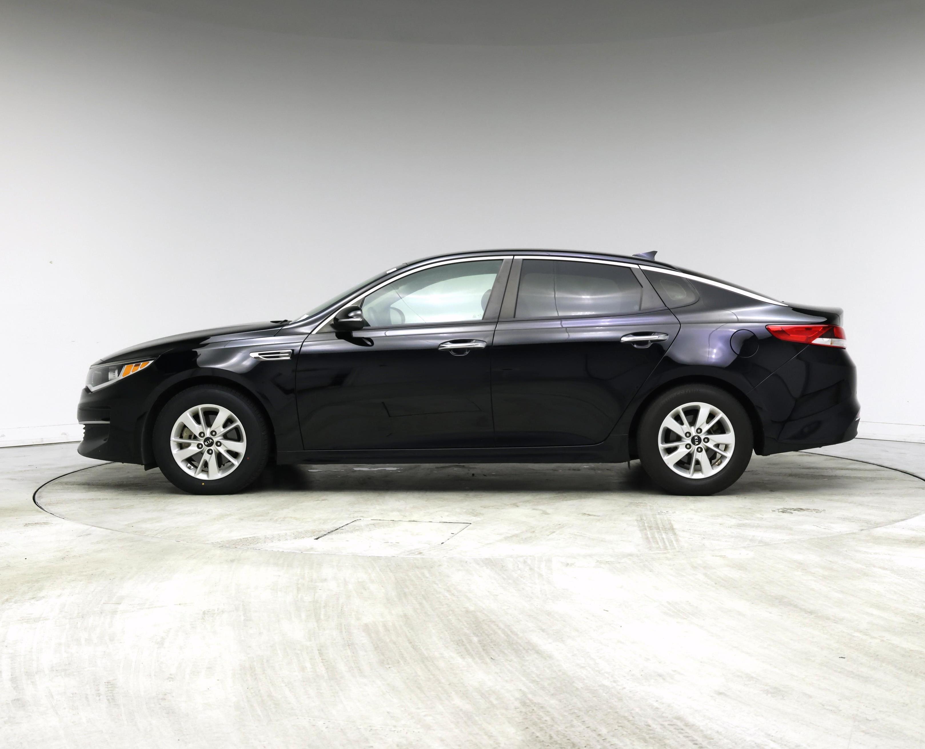Thumbnail: 2016 Kia Optima - 3