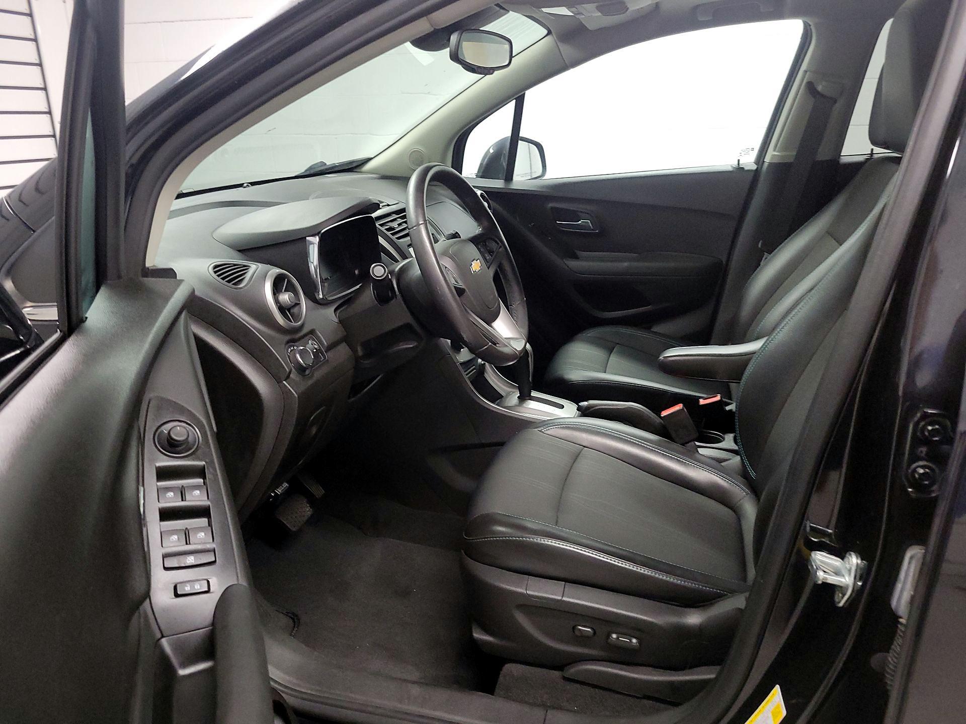 Thumbnail: 2015 Chevrolet Trax - 11