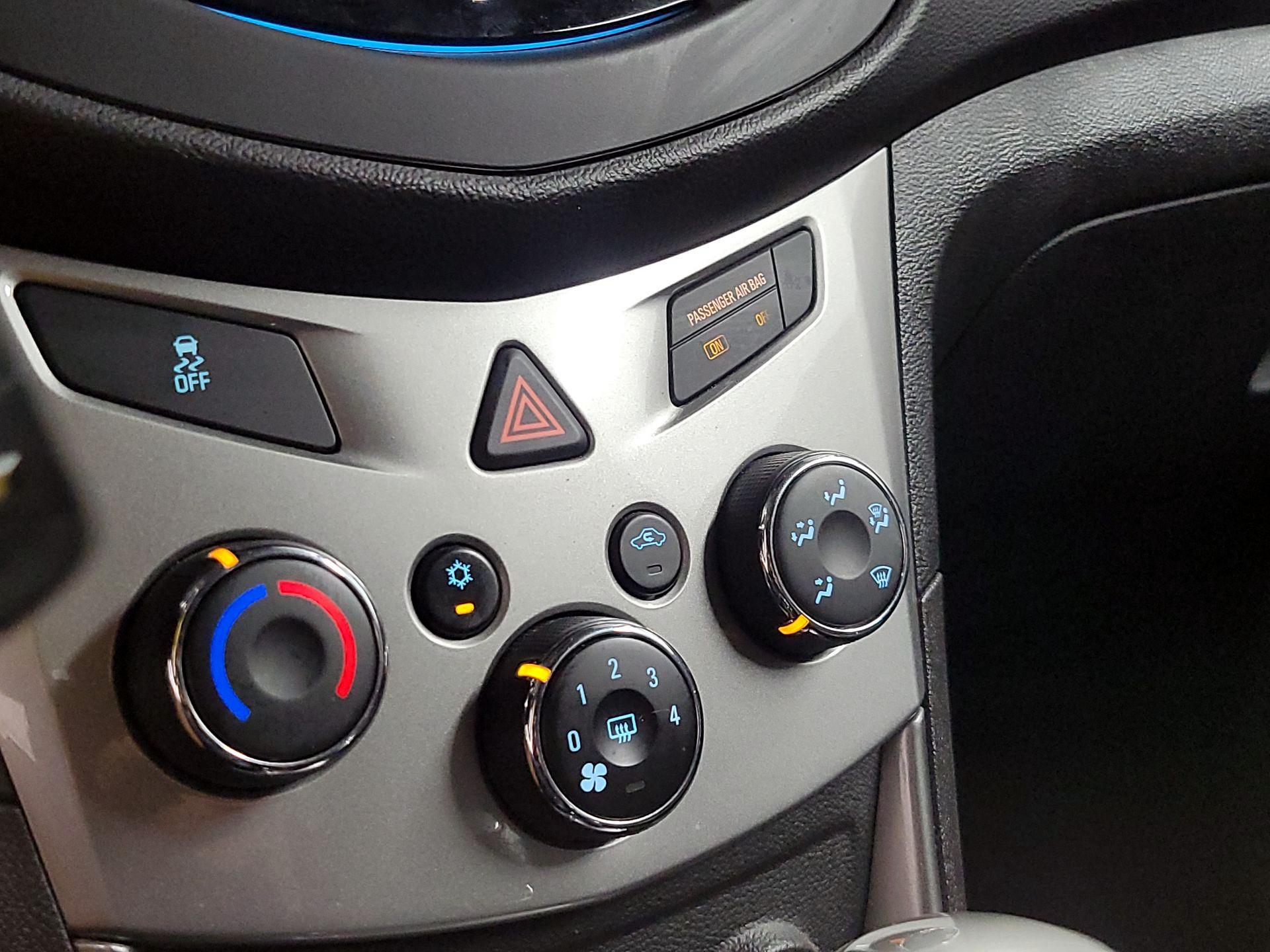 Thumbnail: 2015 Chevrolet Trax - 16