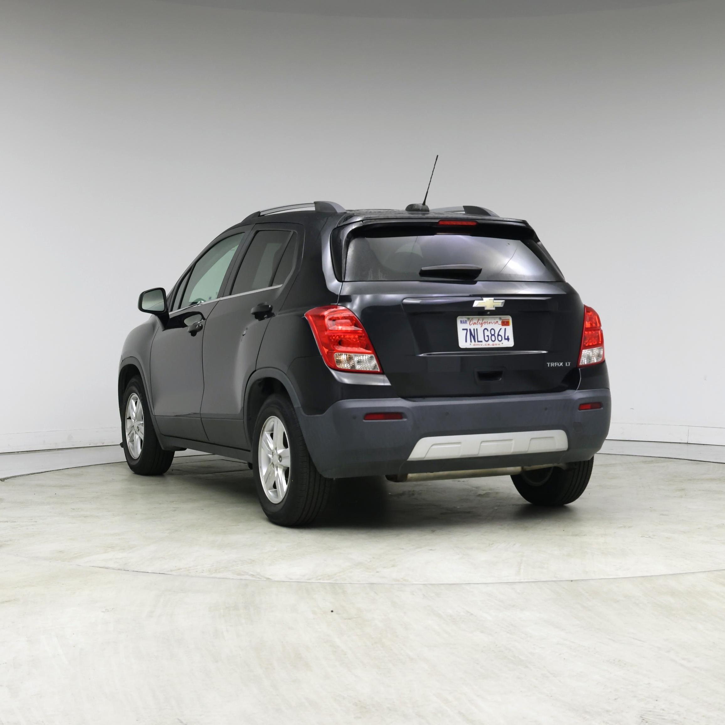 Thumbnail: 2015 Chevrolet Trax - 2