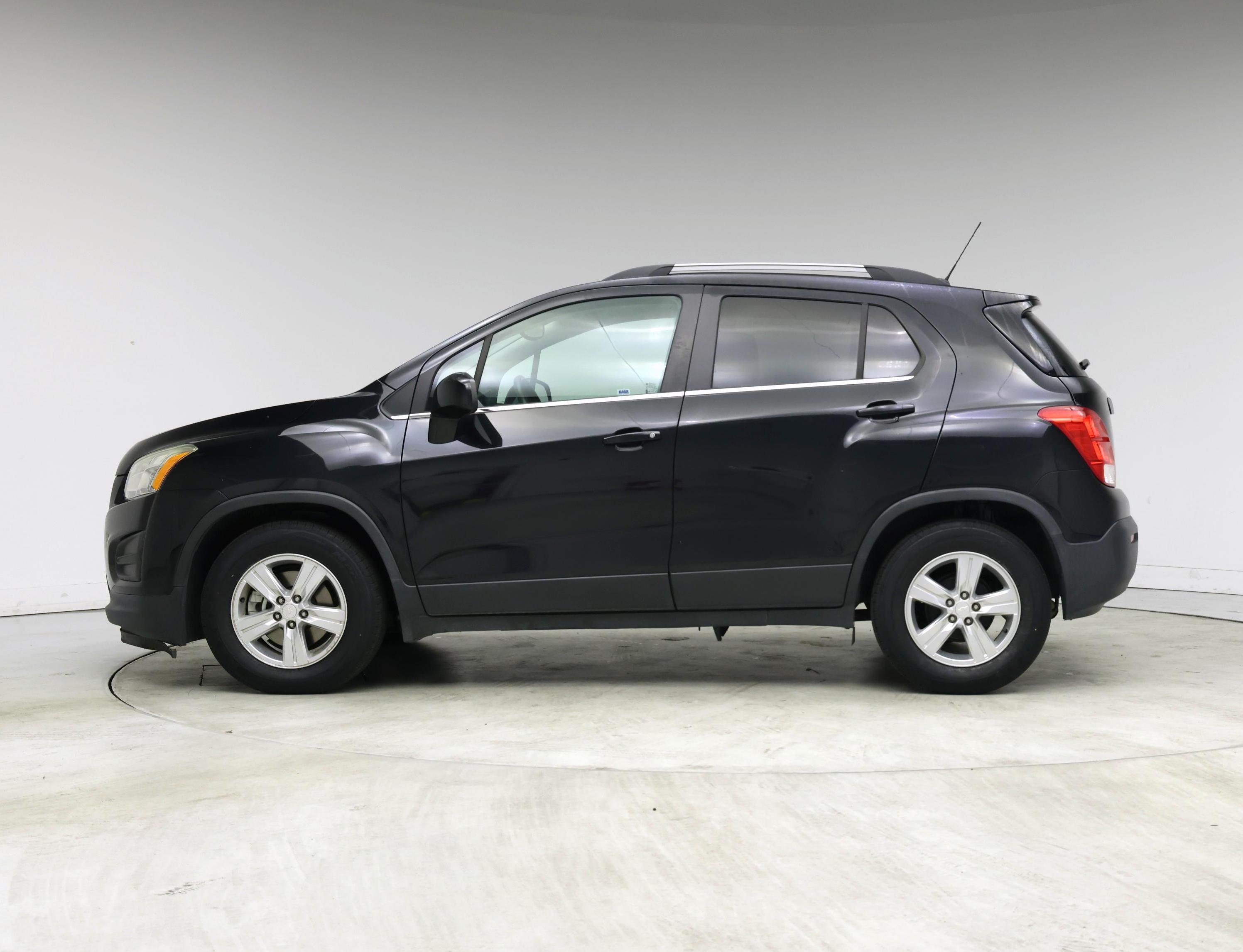 Thumbnail: 2015 Chevrolet Trax - 3