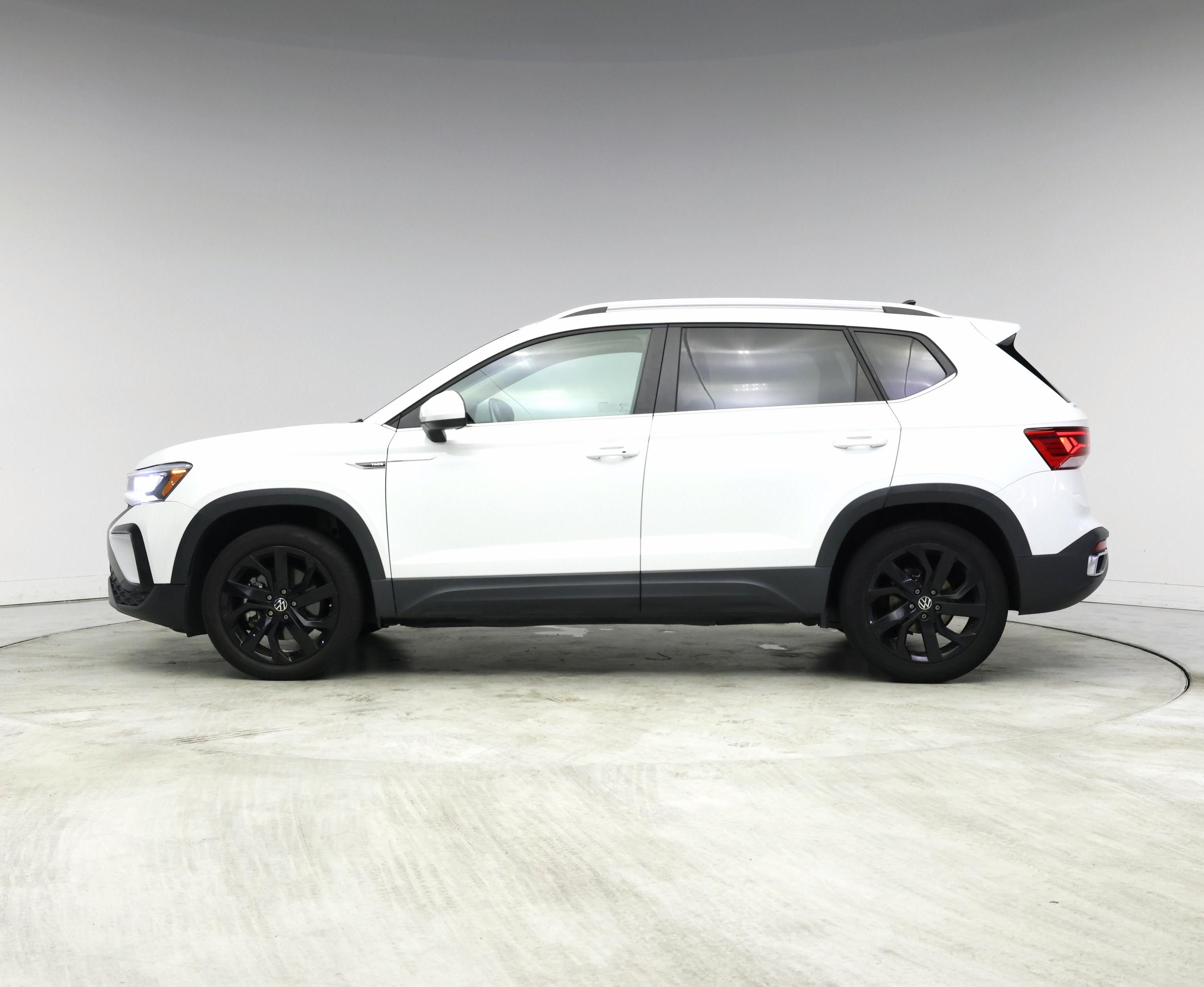 Thumbnail: 2022 Volkswagen Taos - 3