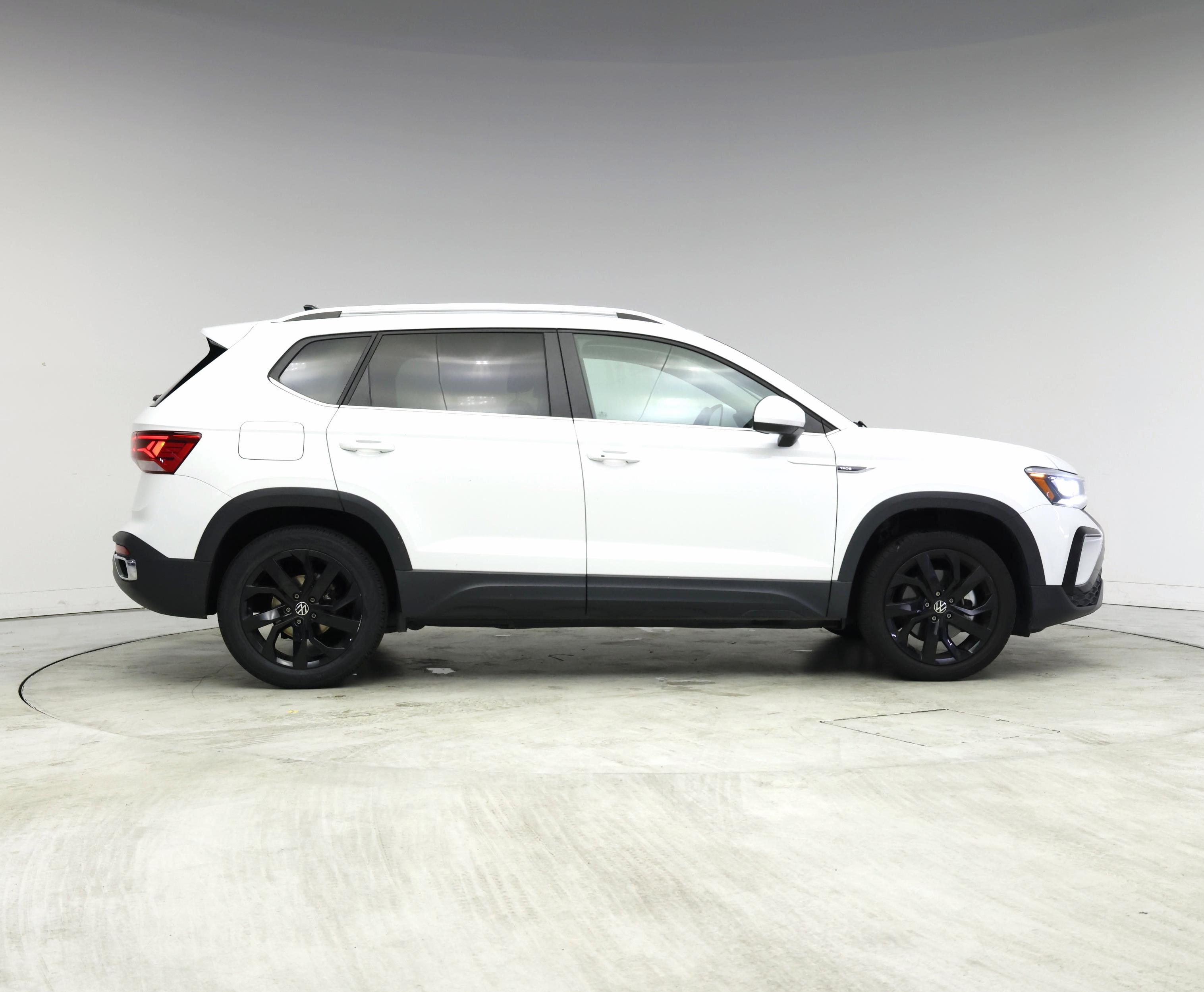 Thumbnail: 2022 Volkswagen Taos - 7