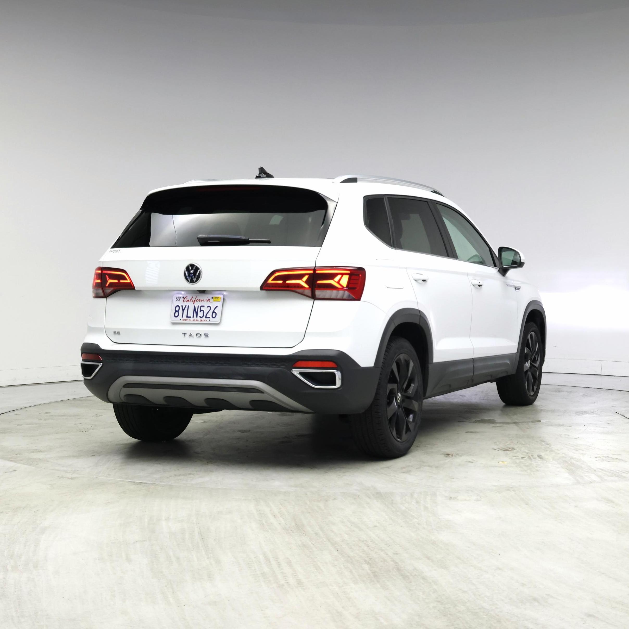 Thumbnail: 2022 Volkswagen Taos - 8