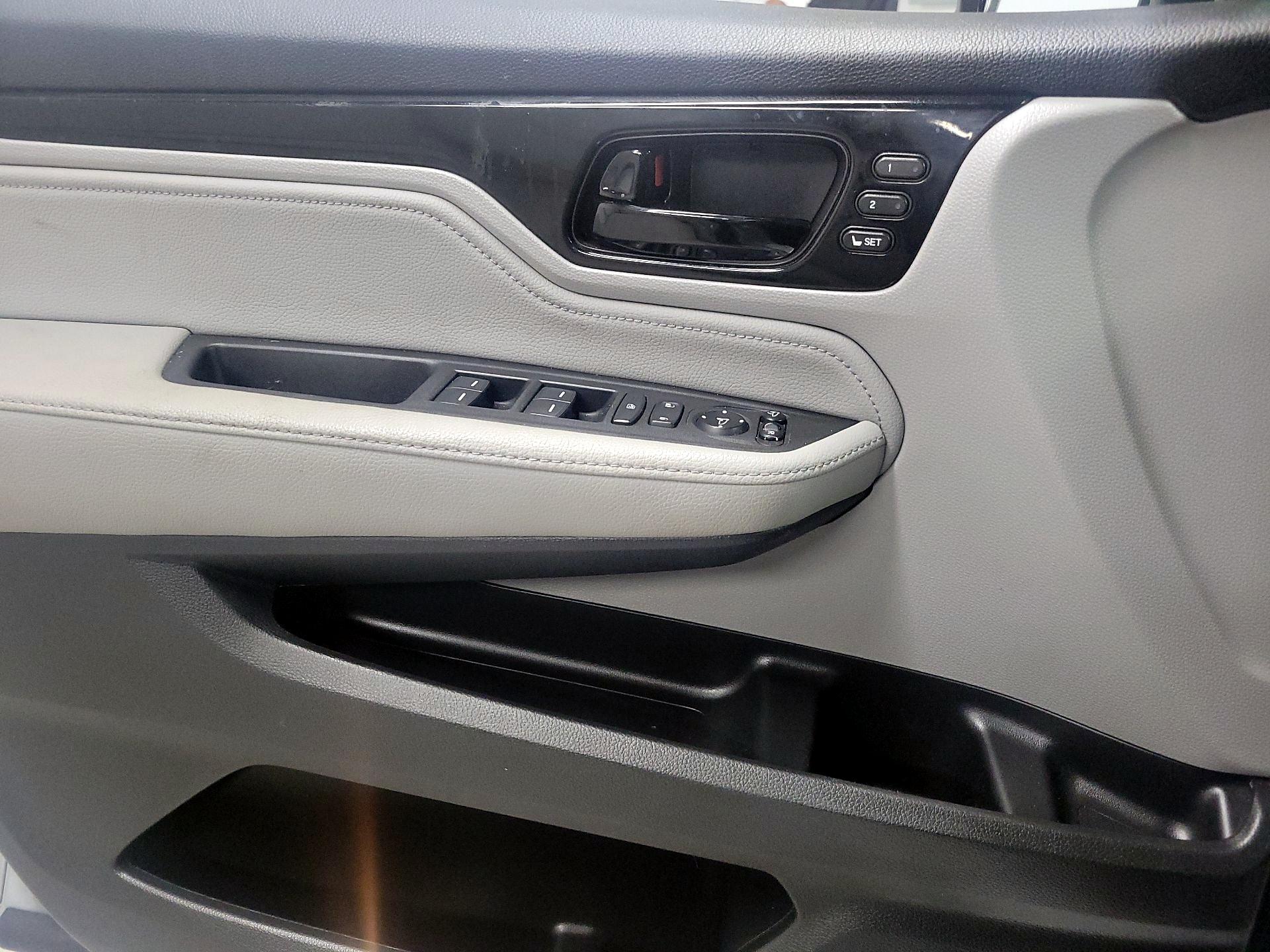 Thumbnail: 2019 Honda Odyssey - 12