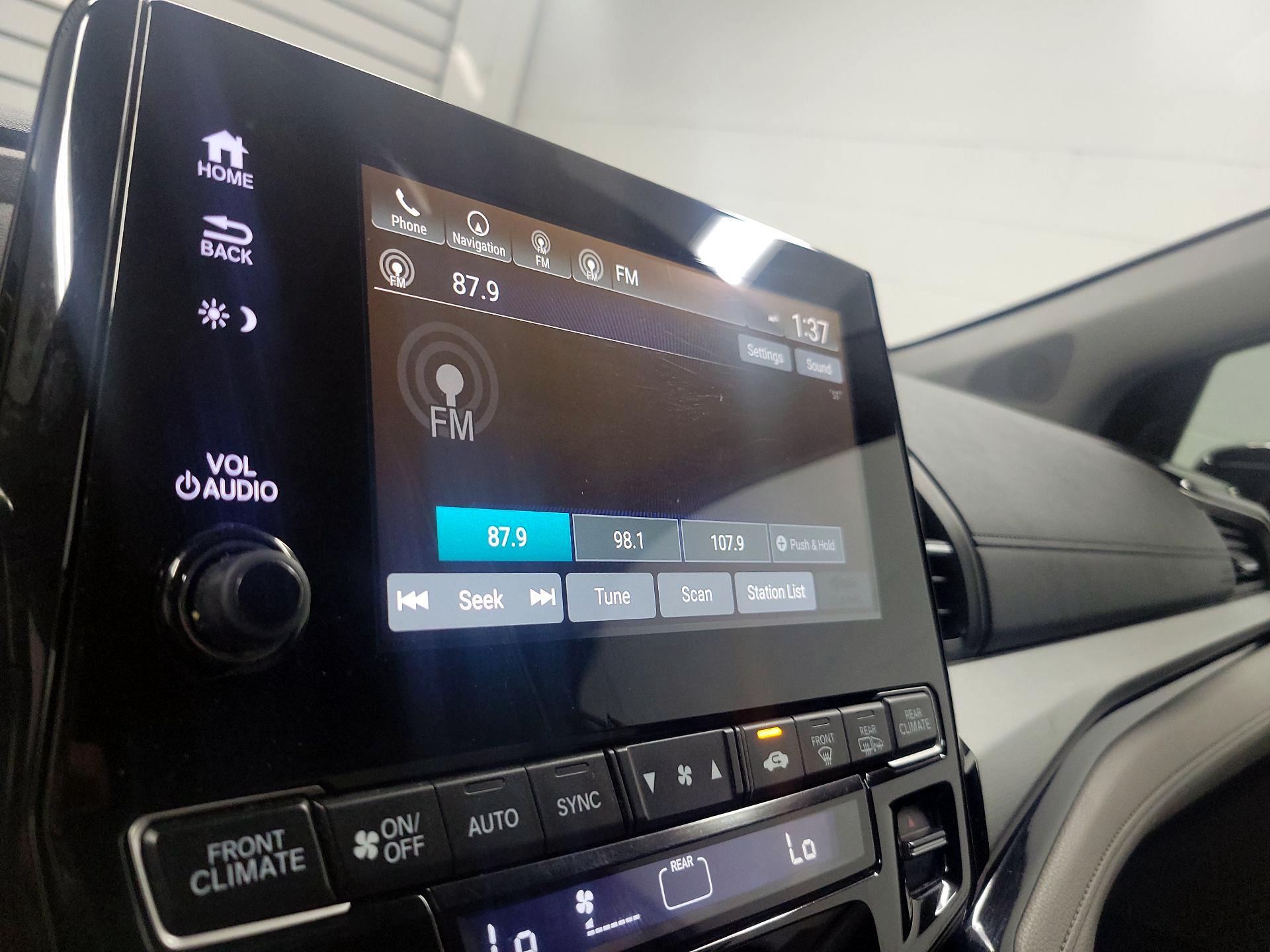 Thumbnail: 2019 Honda Odyssey - 16