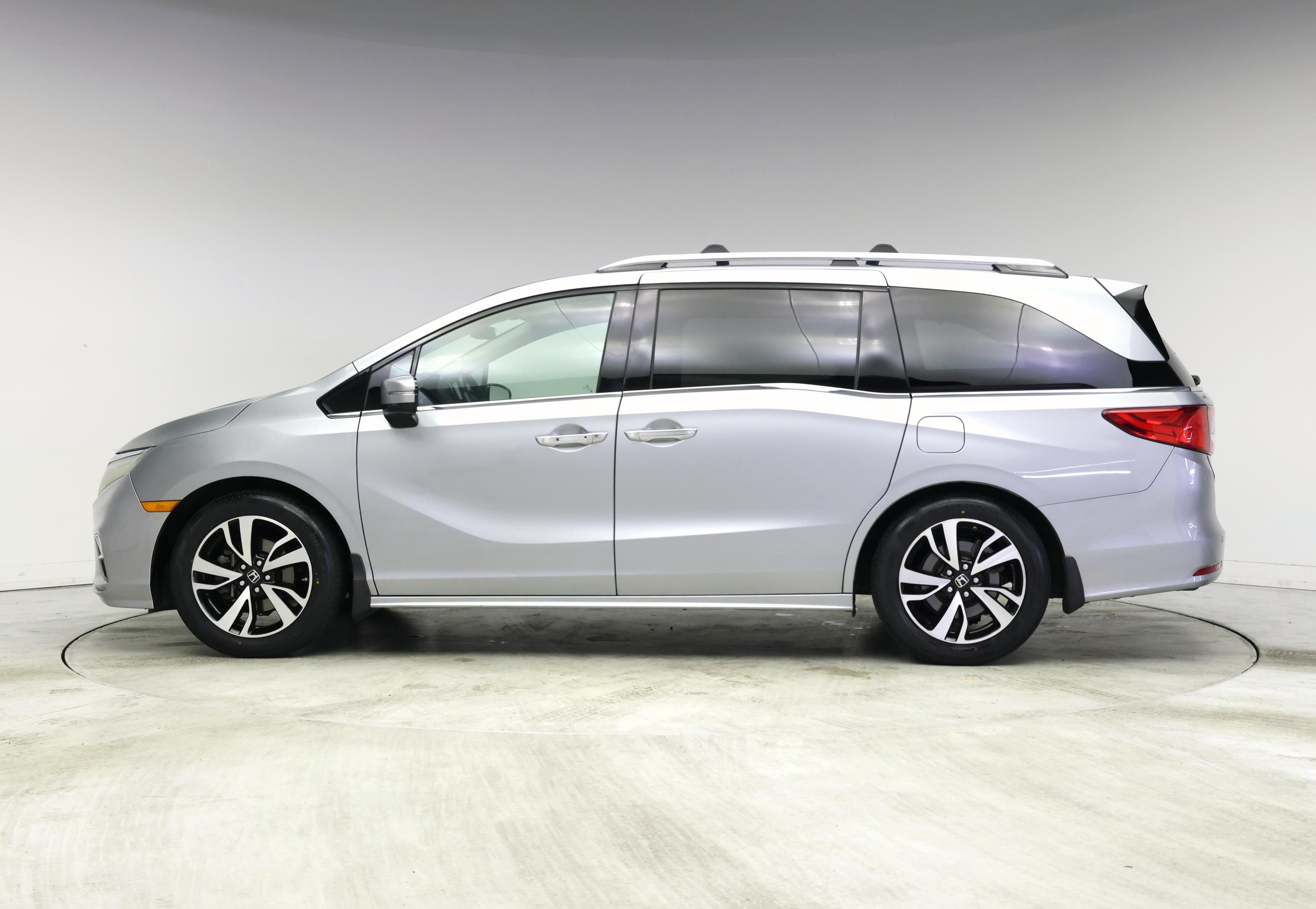 Thumbnail: 2019 Honda Odyssey - 3