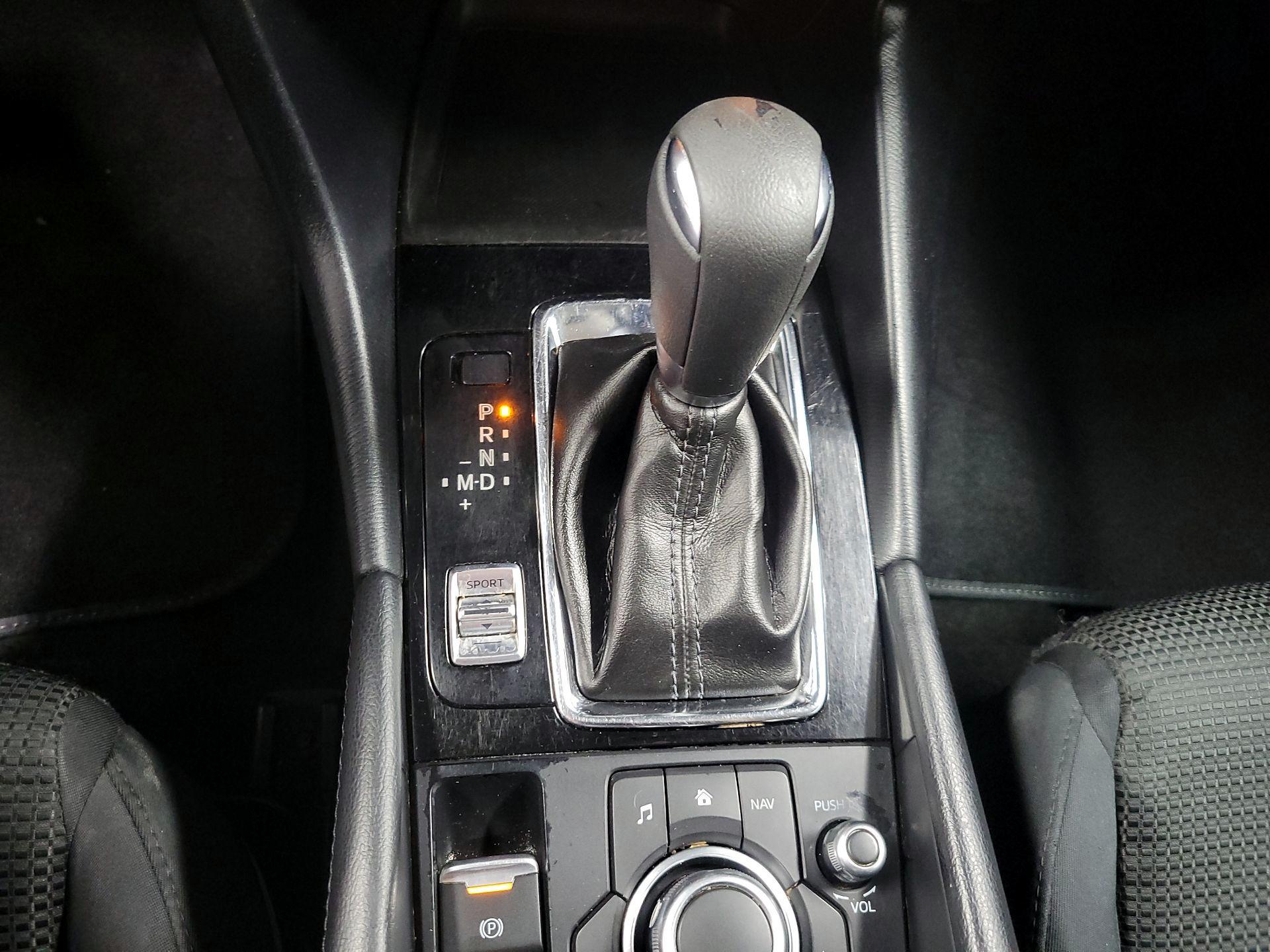 Thumbnail: 2017 Mazda Mazda3 - 16