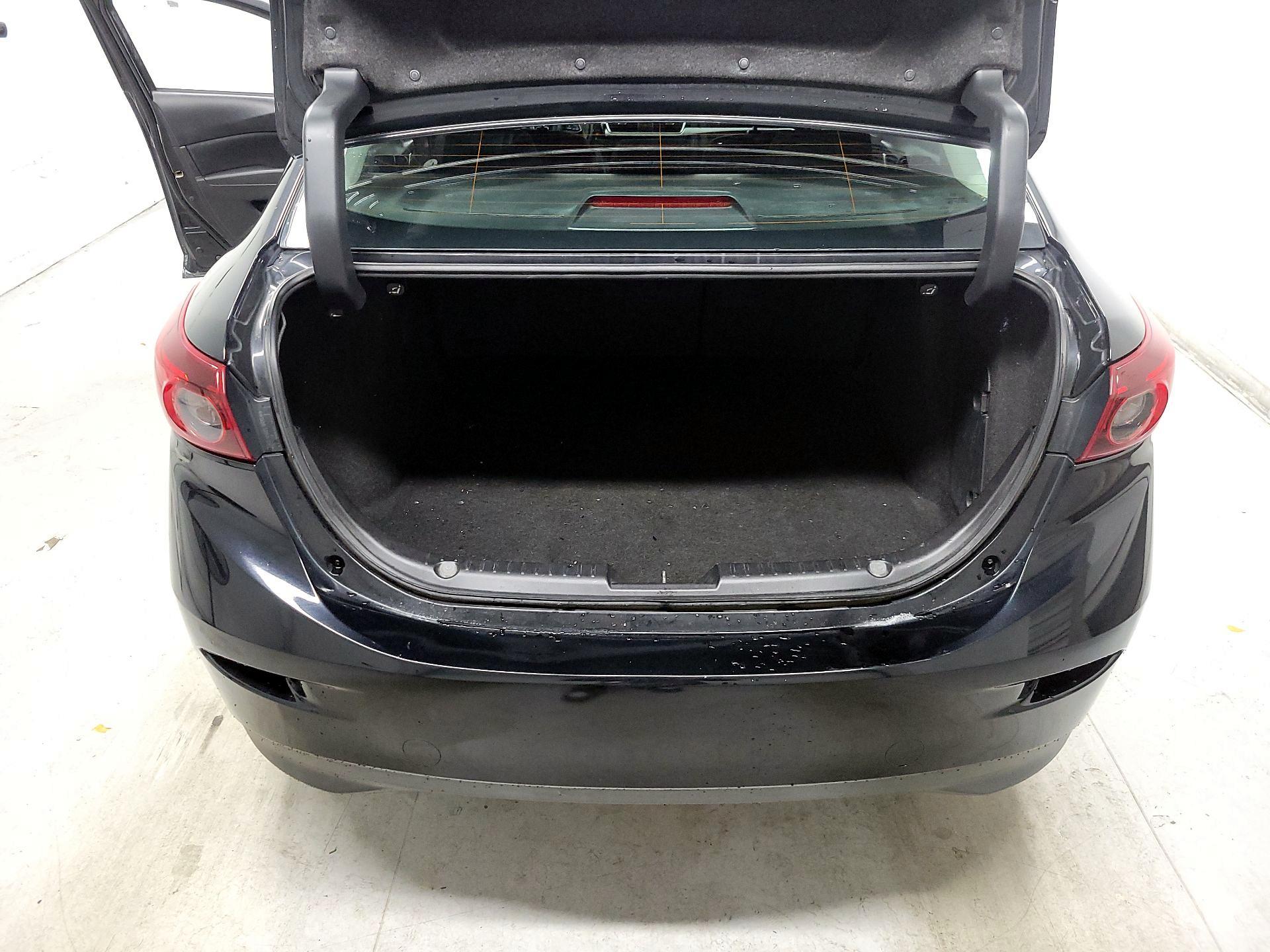 Thumbnail: 2017 Mazda Mazda3 - 18