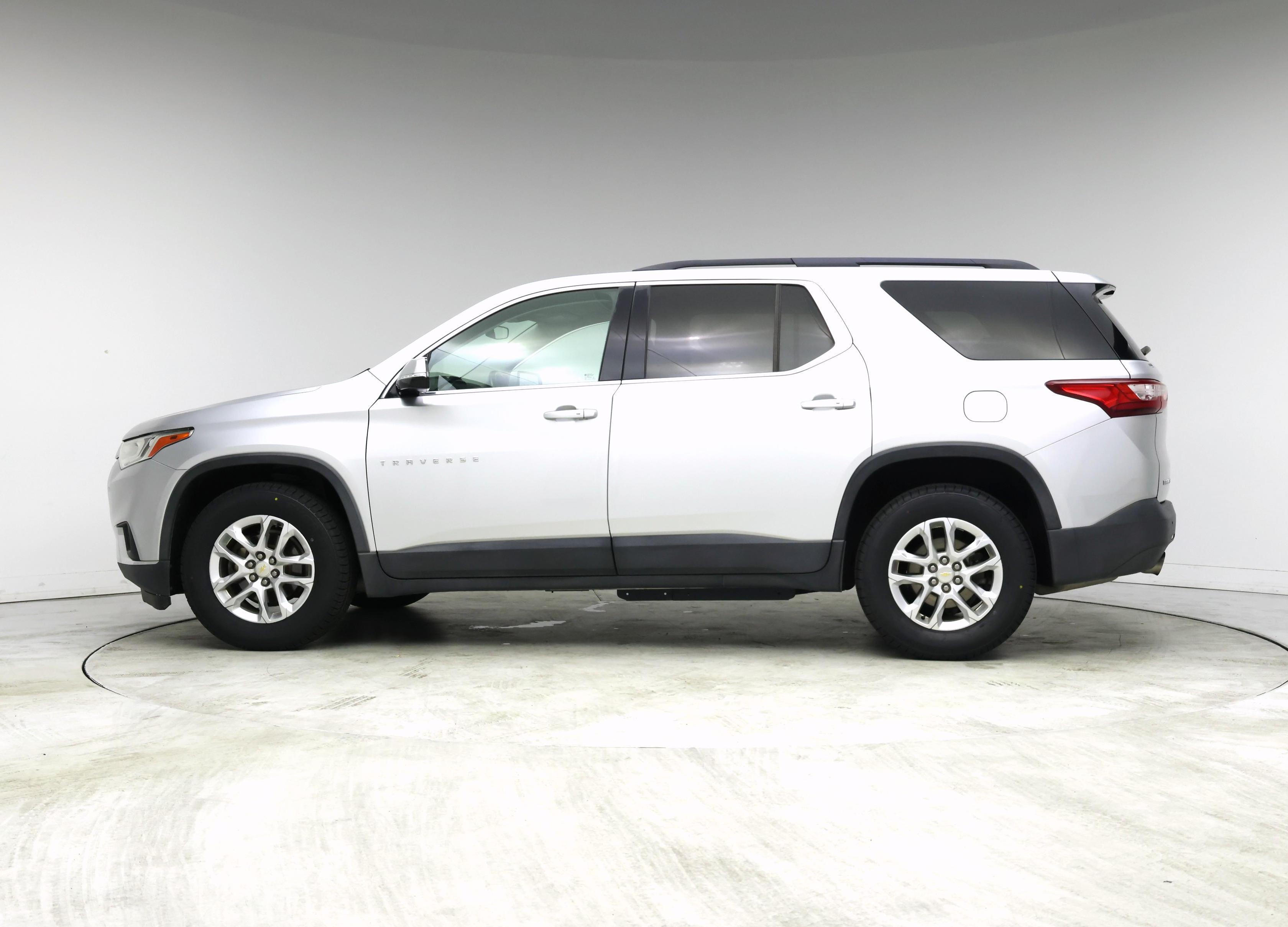 Thumbnail: 2019 Chevrolet Traverse - 3