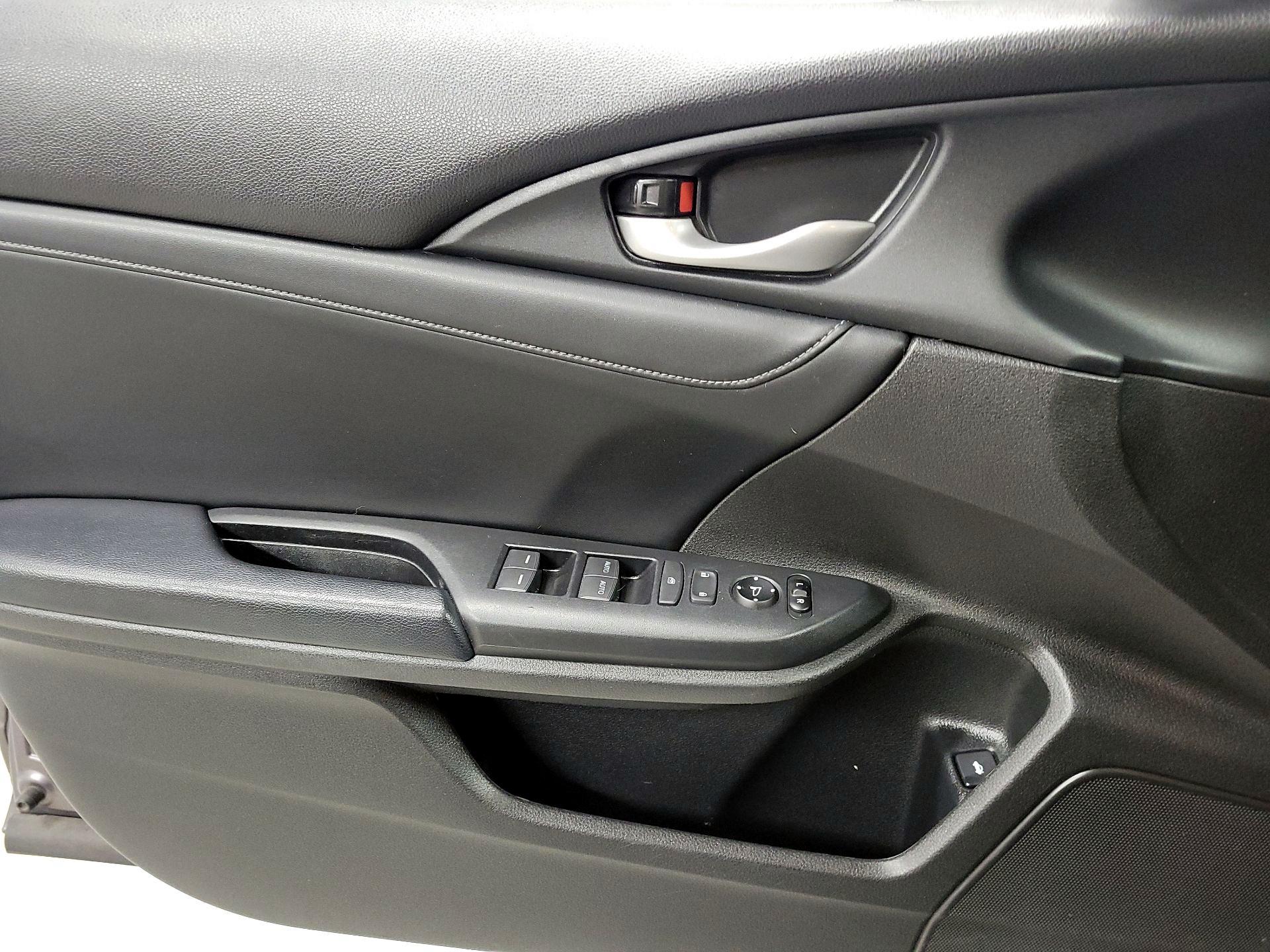 Thumbnail: 2019 Honda Insight - 12