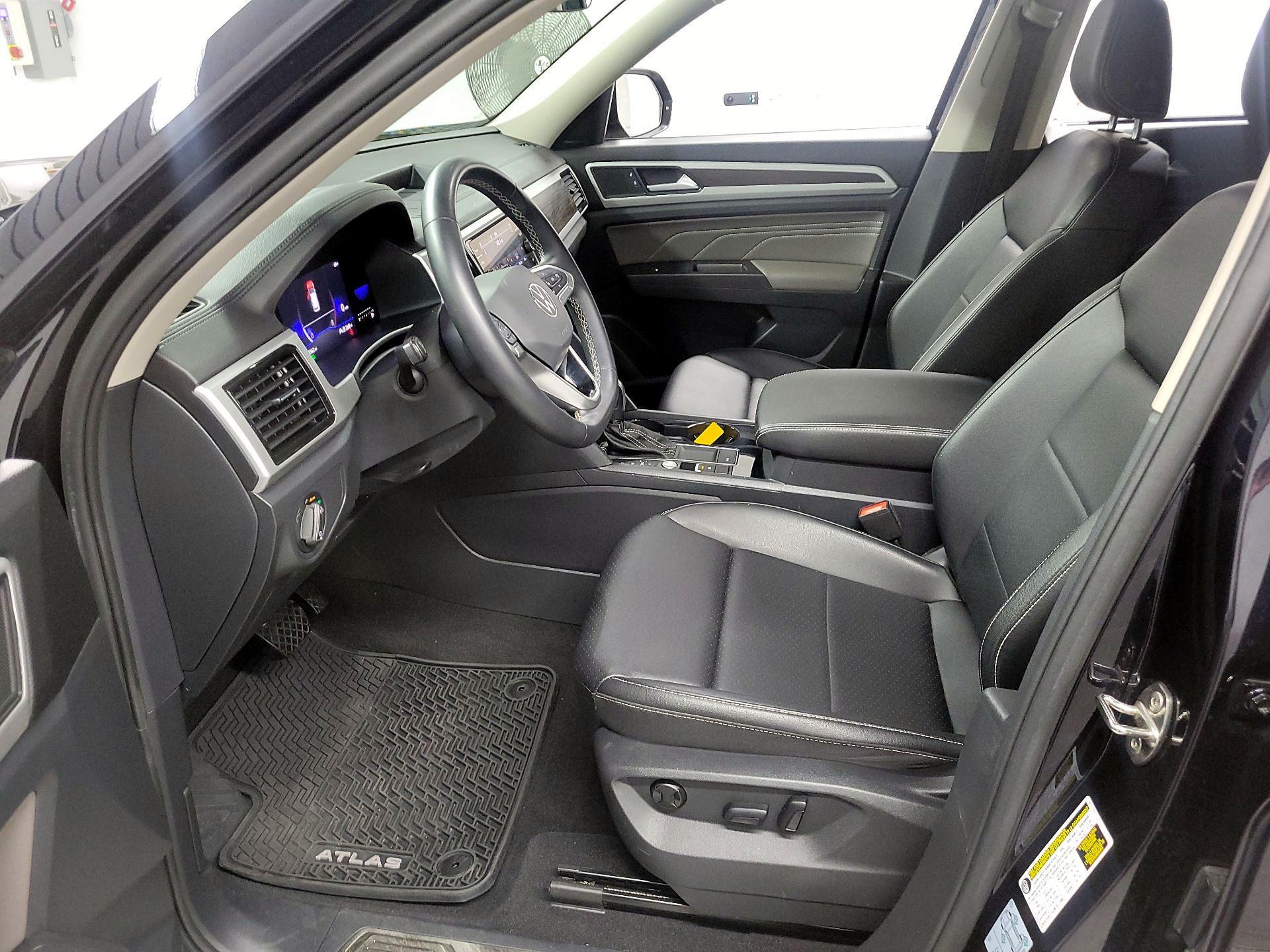 Thumbnail: 2022 Volkswagen Atlas - 11