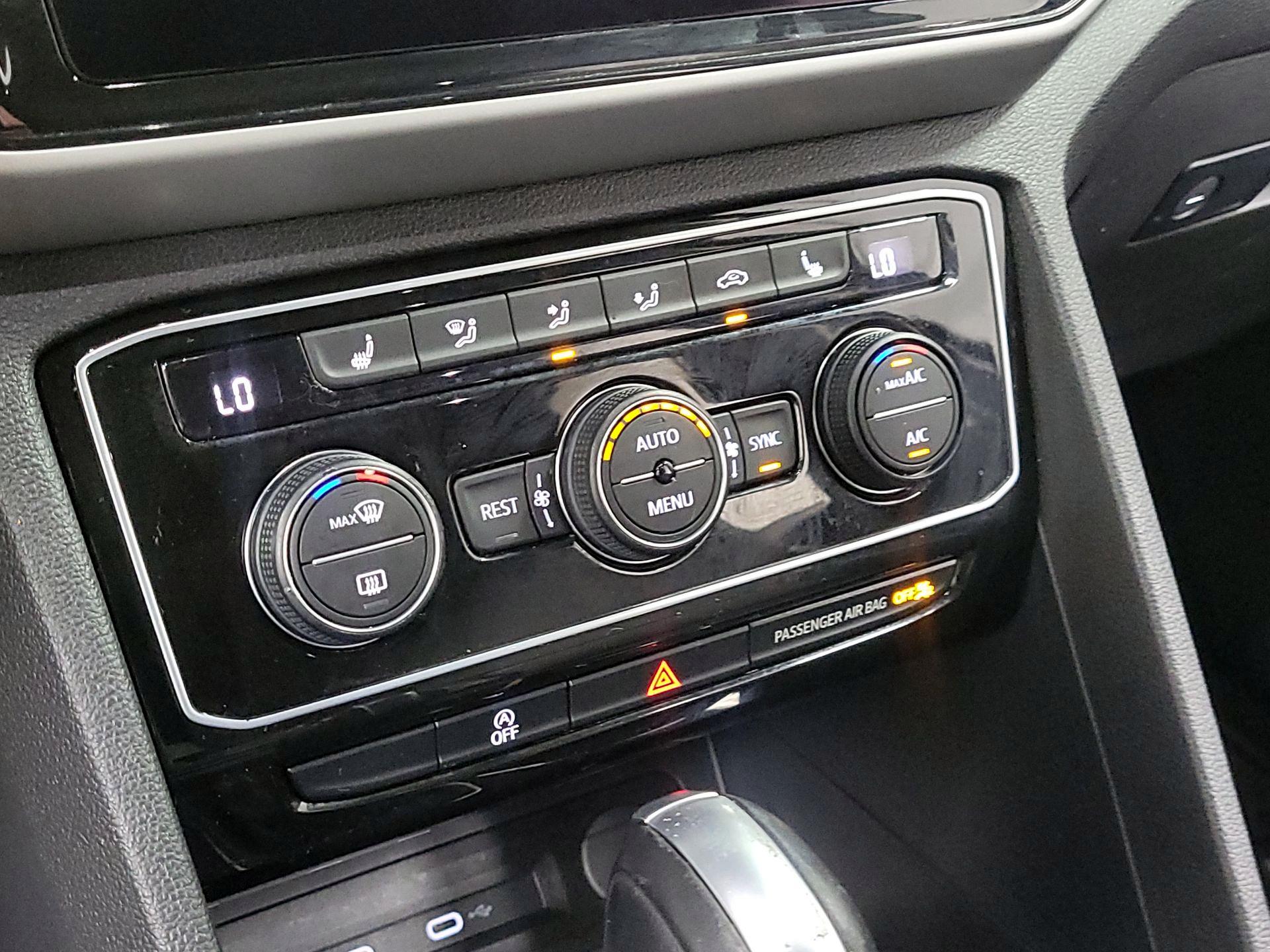 Thumbnail: 2022 Volkswagen Atlas - 16